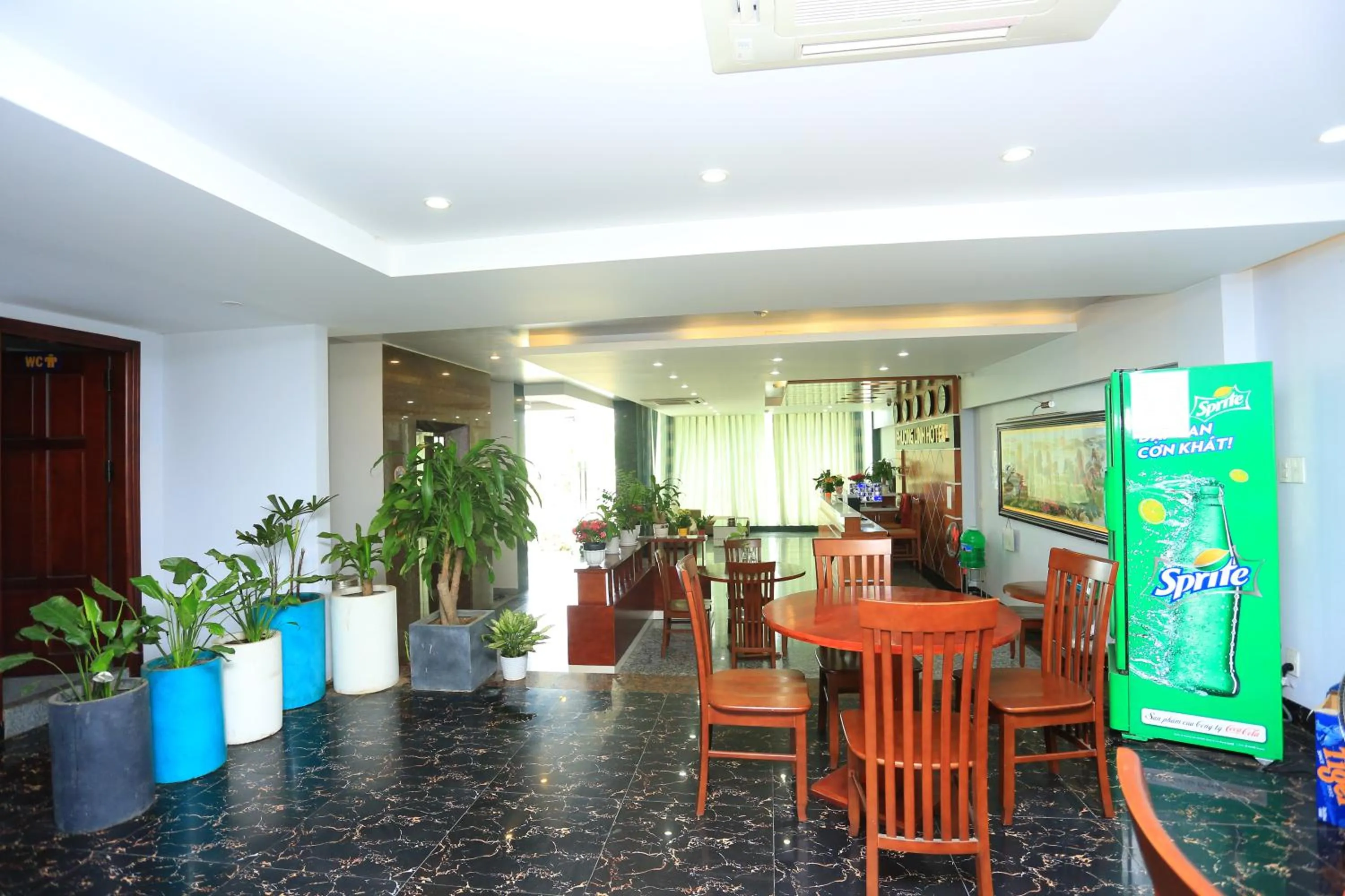 Restaurant/places to eat in Phuong Linh Hotel