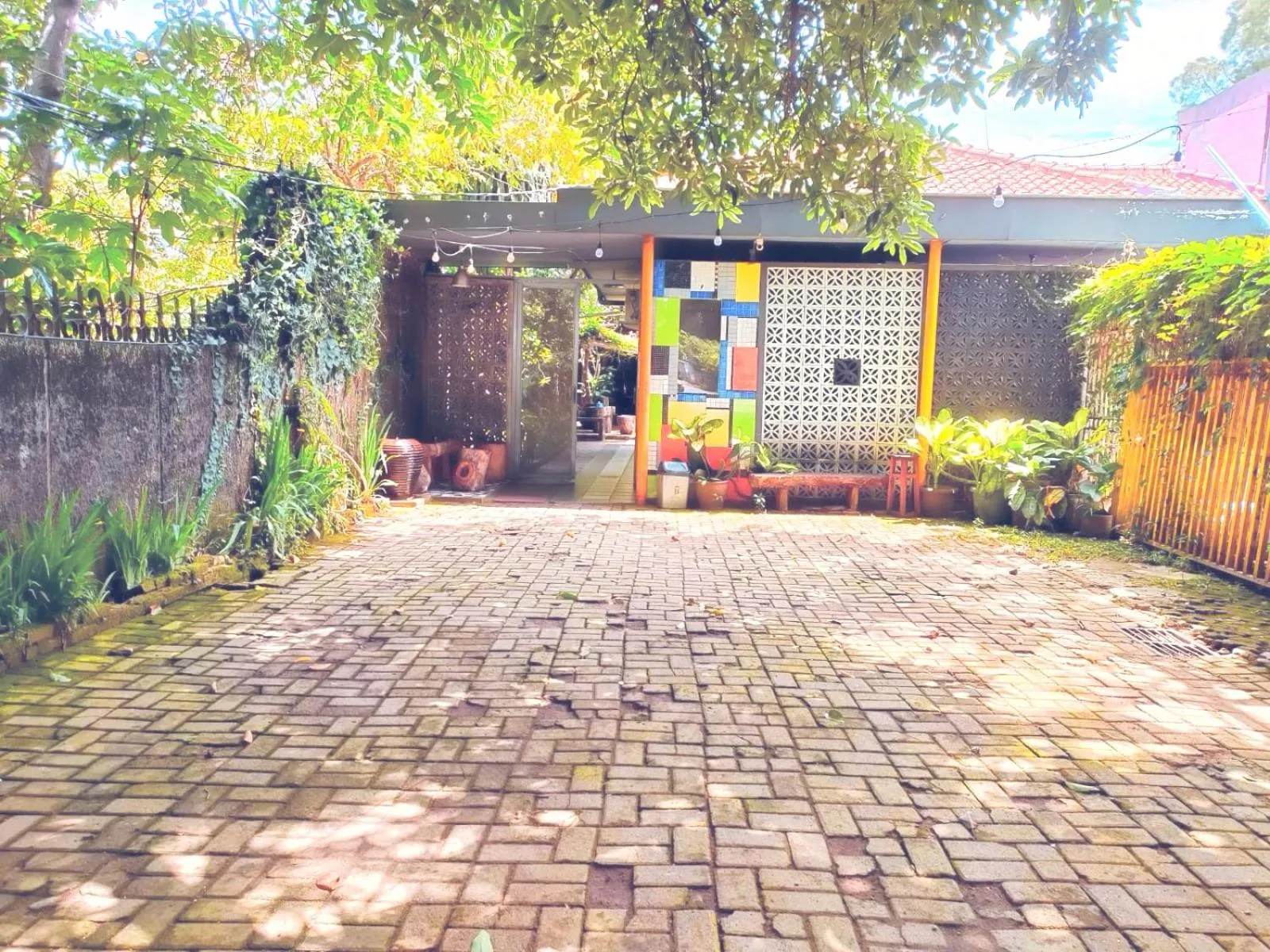 Parking in Jeng Tini Guest House