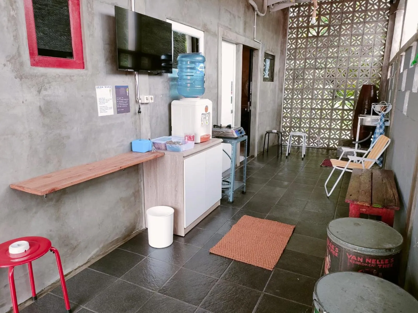 Seating area in Jeng Tini Guest House