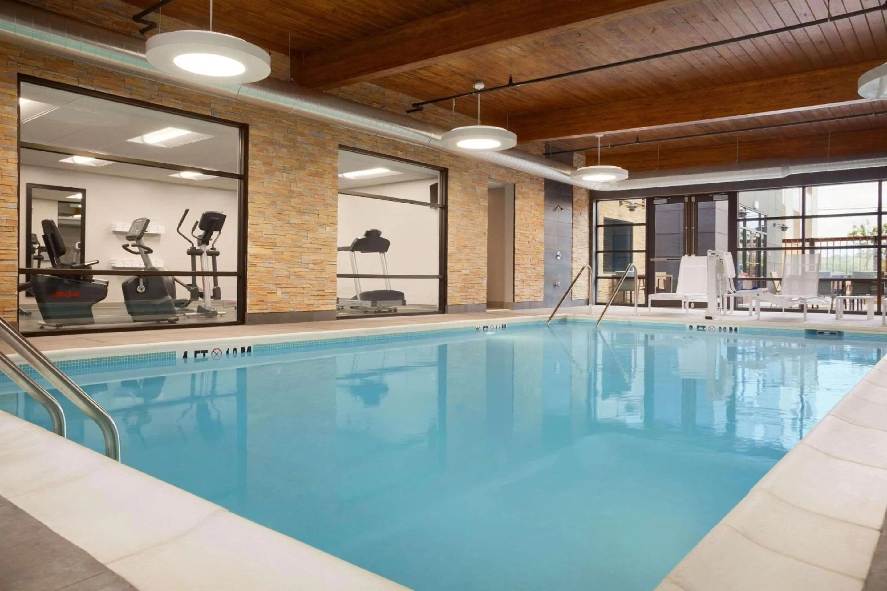 Swimming pool in Country Inn & Suites by Radisson Asheville River Arts District
