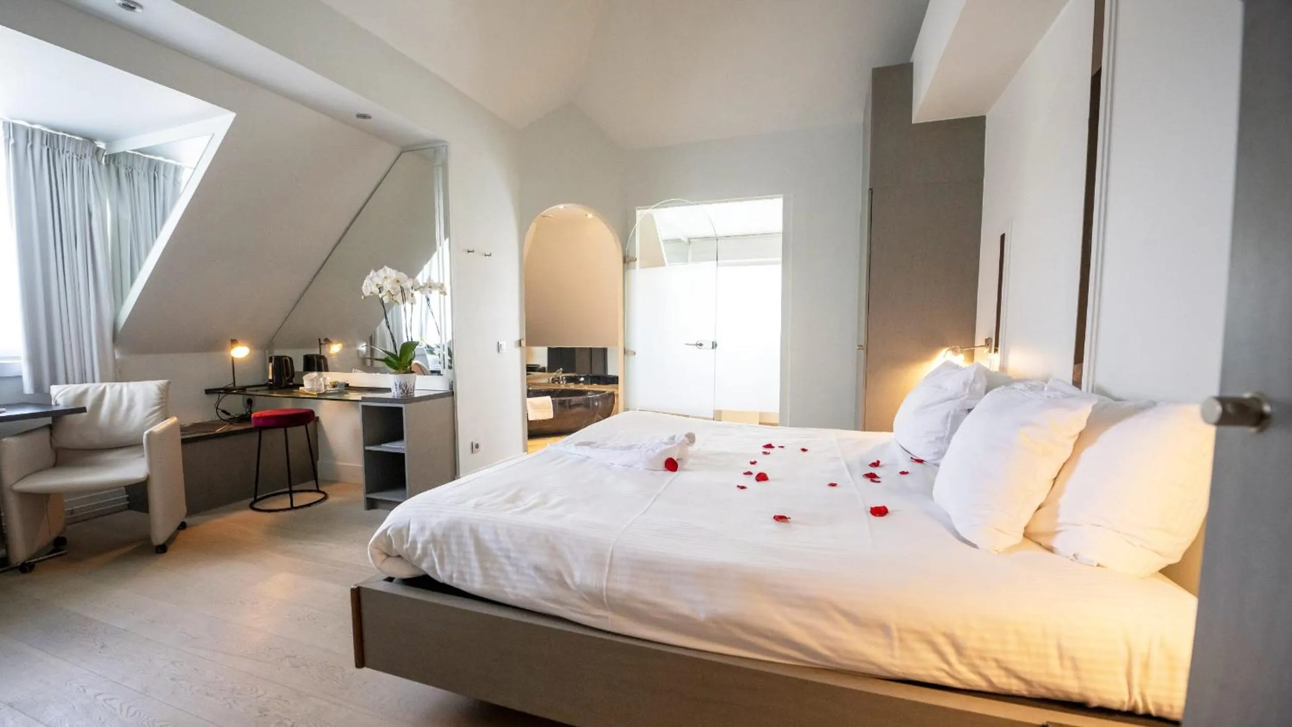 Bedroom, Bed in Hostellerie Klokhof