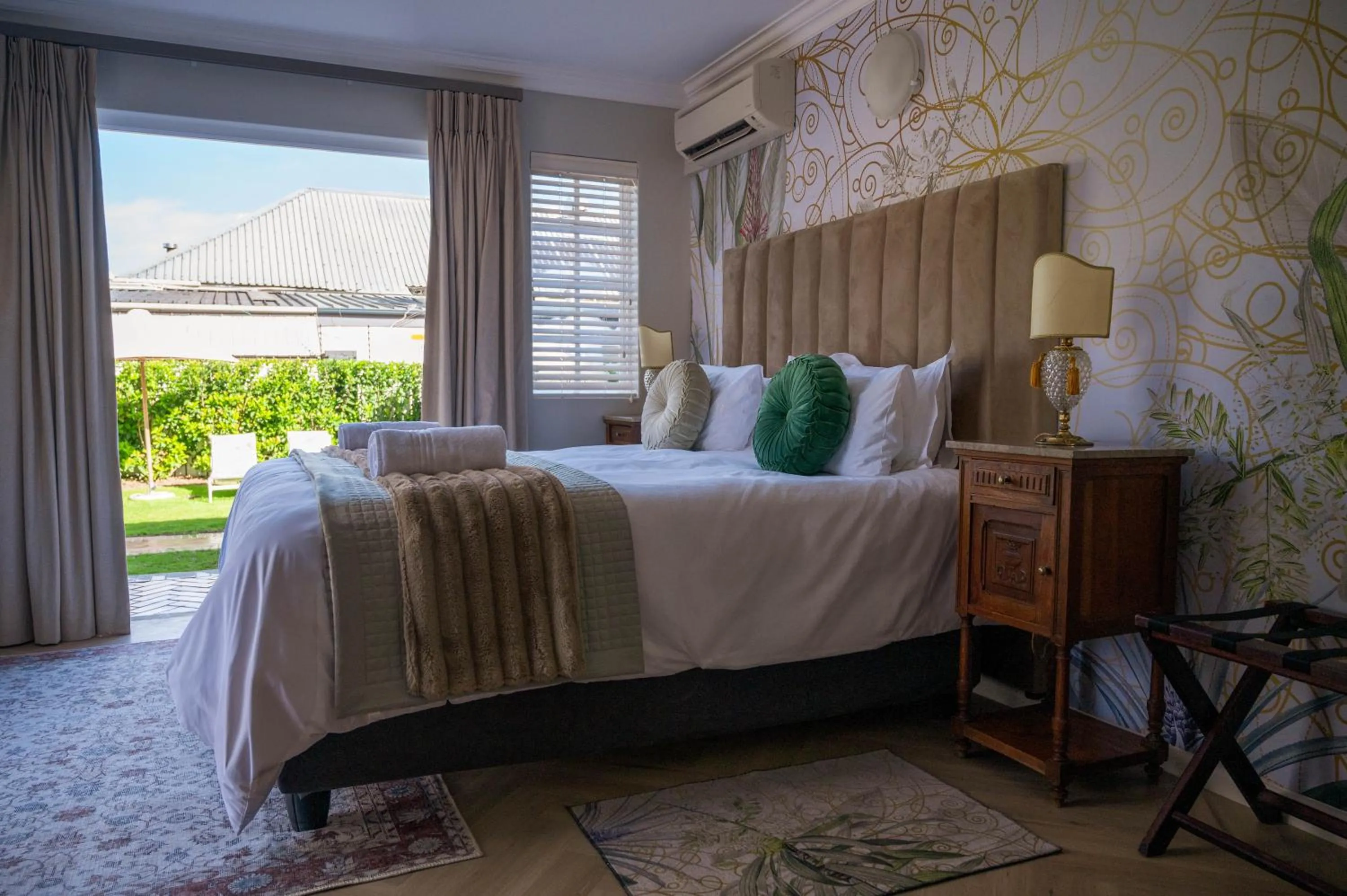 Bed in Rozenburg Guest House