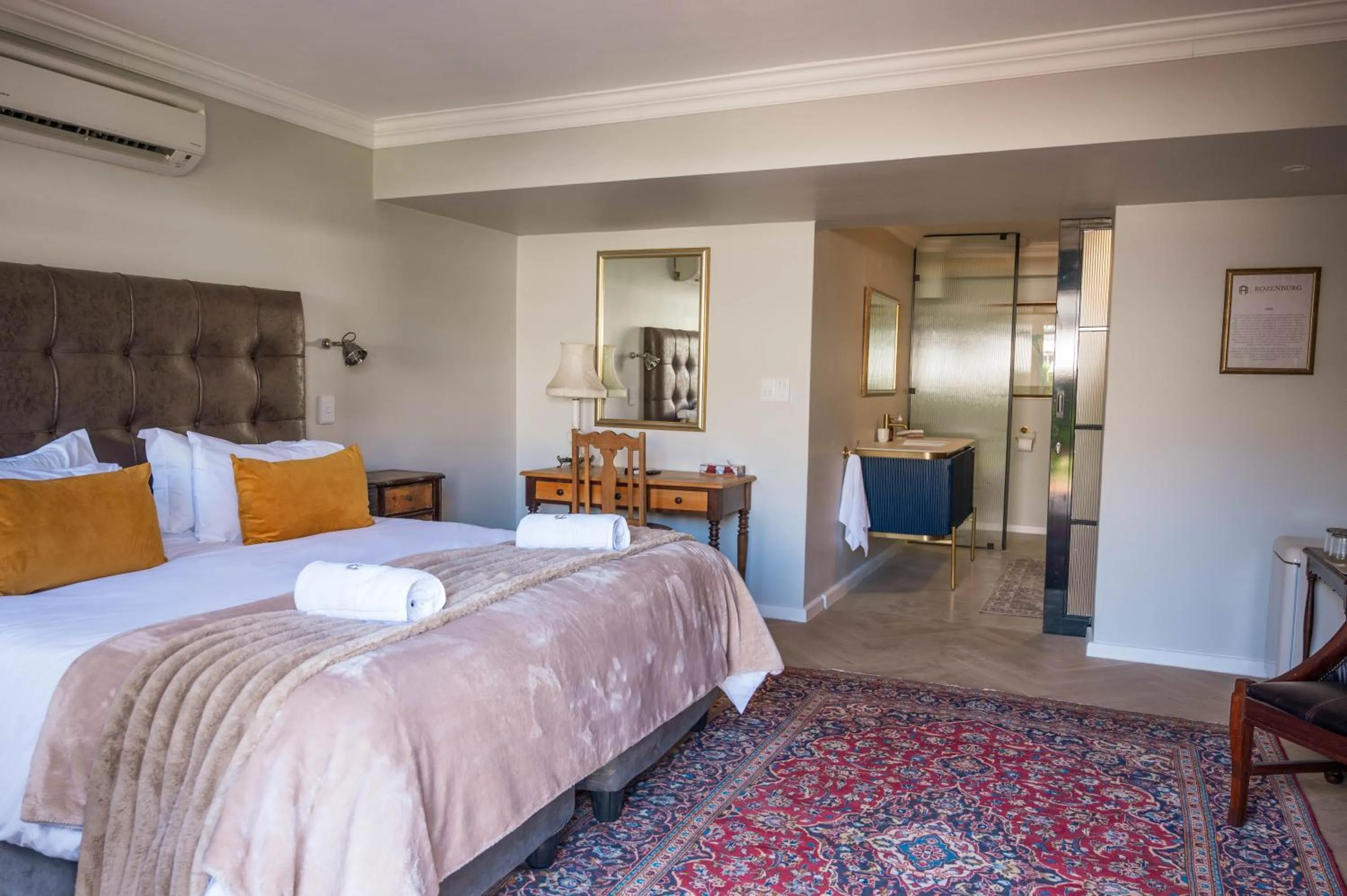 Bed in Rozenburg Guest House