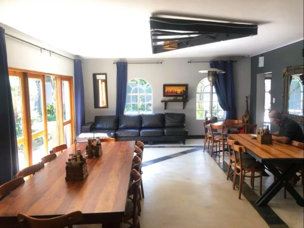 Dining area in Africa Footprints Lodge Kempton Park