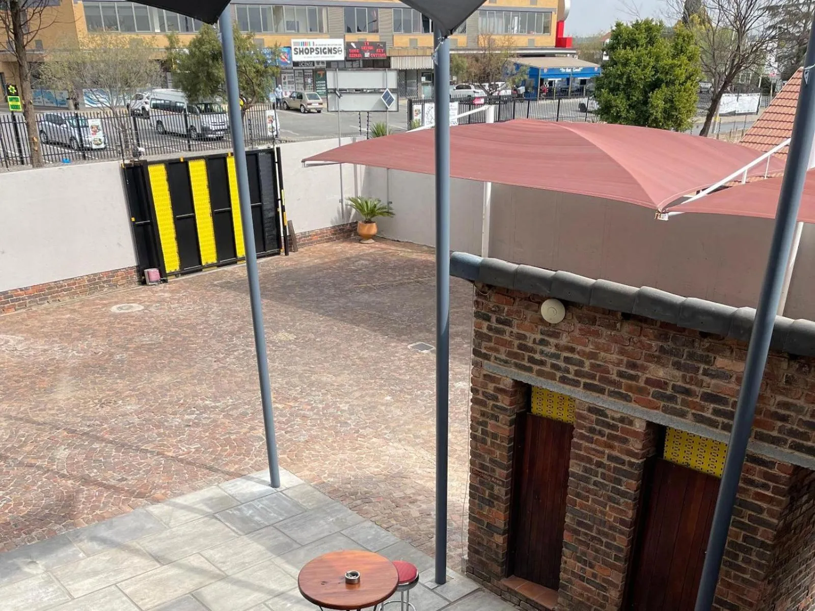 Property building in Africa Footprints Lodge Kempton Park