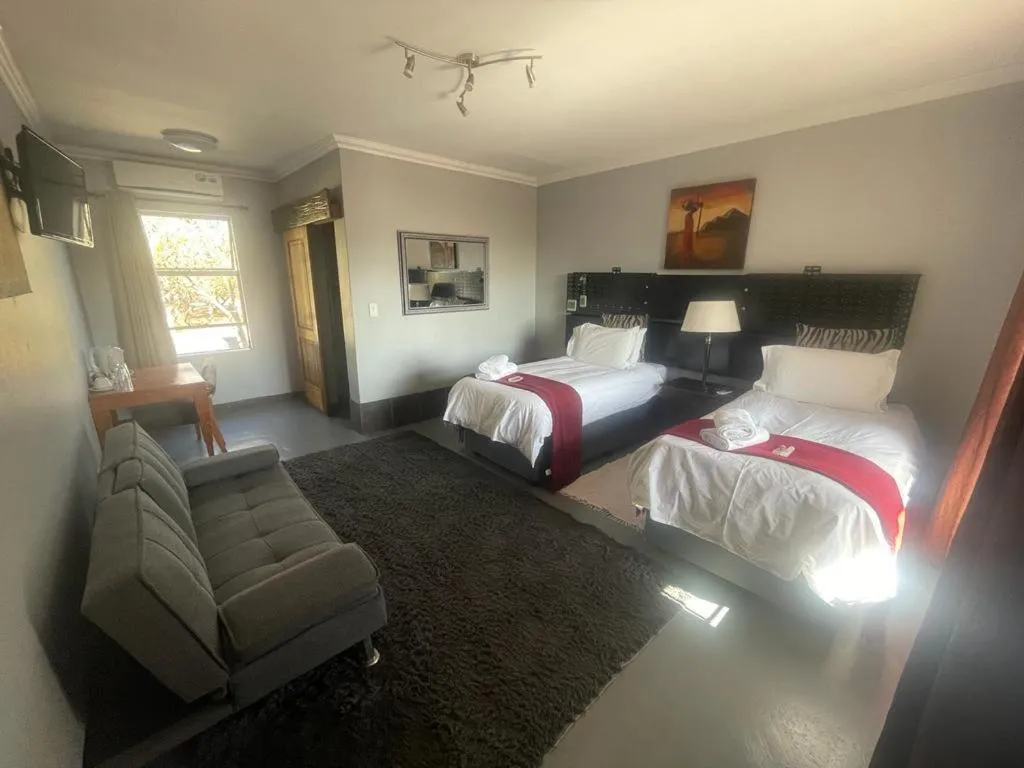 Bed in Africa Footprints Lodge Kempton Park