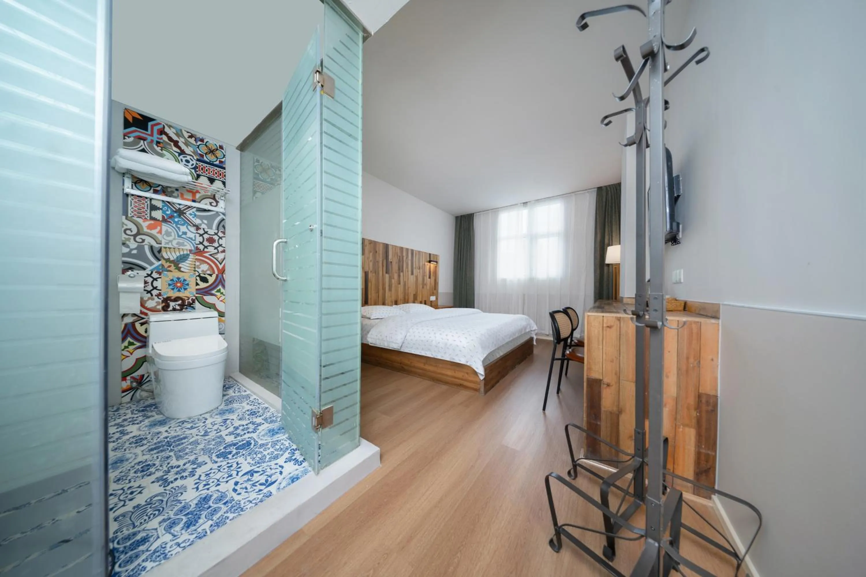 Toilet, Bed in SONDERIA Lazybones Hostel- Wenshu Temple Side, Chill Hostel with All-Day Brunch, Travel Agency in English & Local Bar Vibes