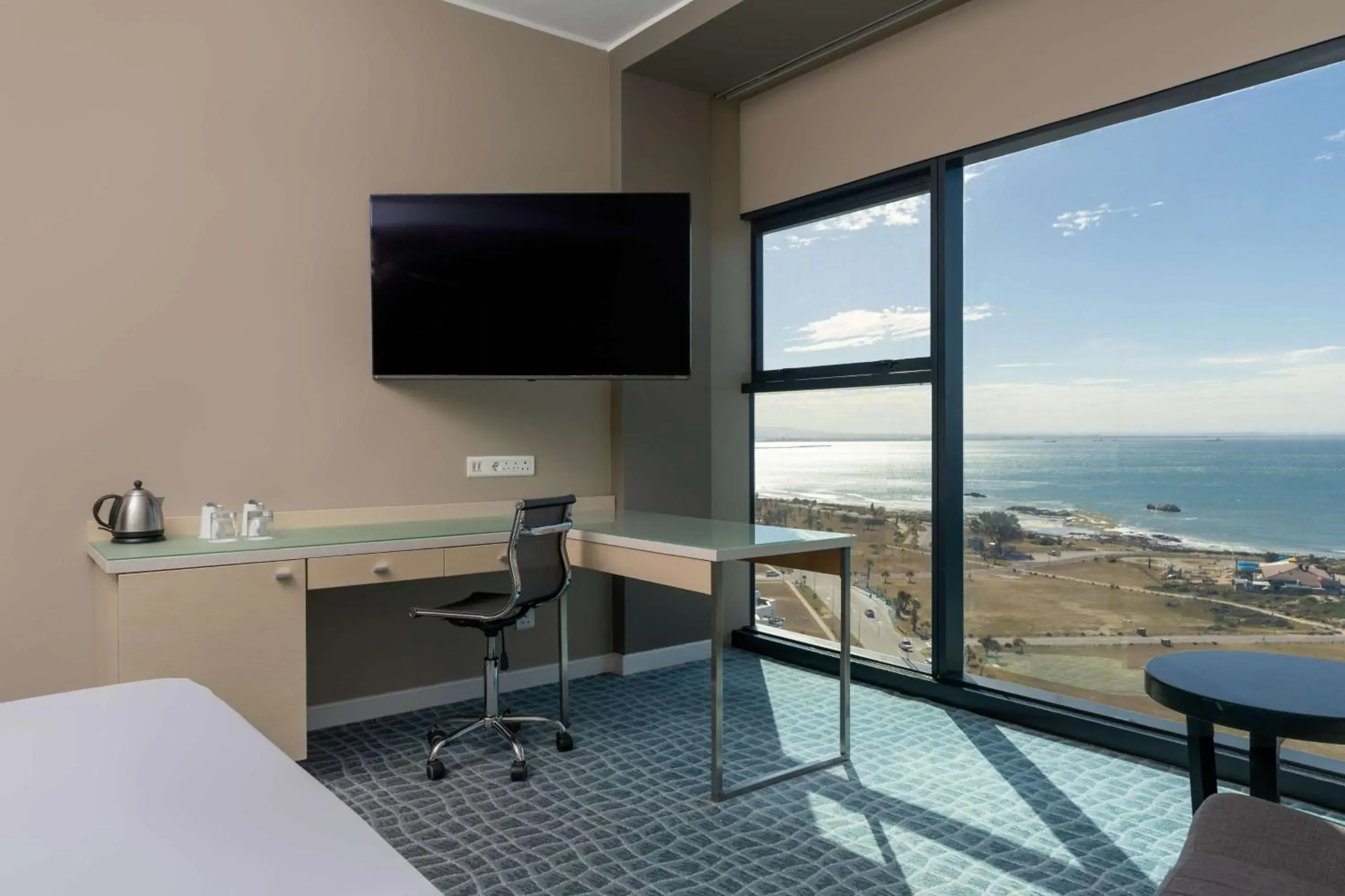 Superior Room with Ocean View in Radisson Blu Hotel, Port Elizabeth Superior Room with Ocean View in Radisson Blu Hotel, Port Elizabeth