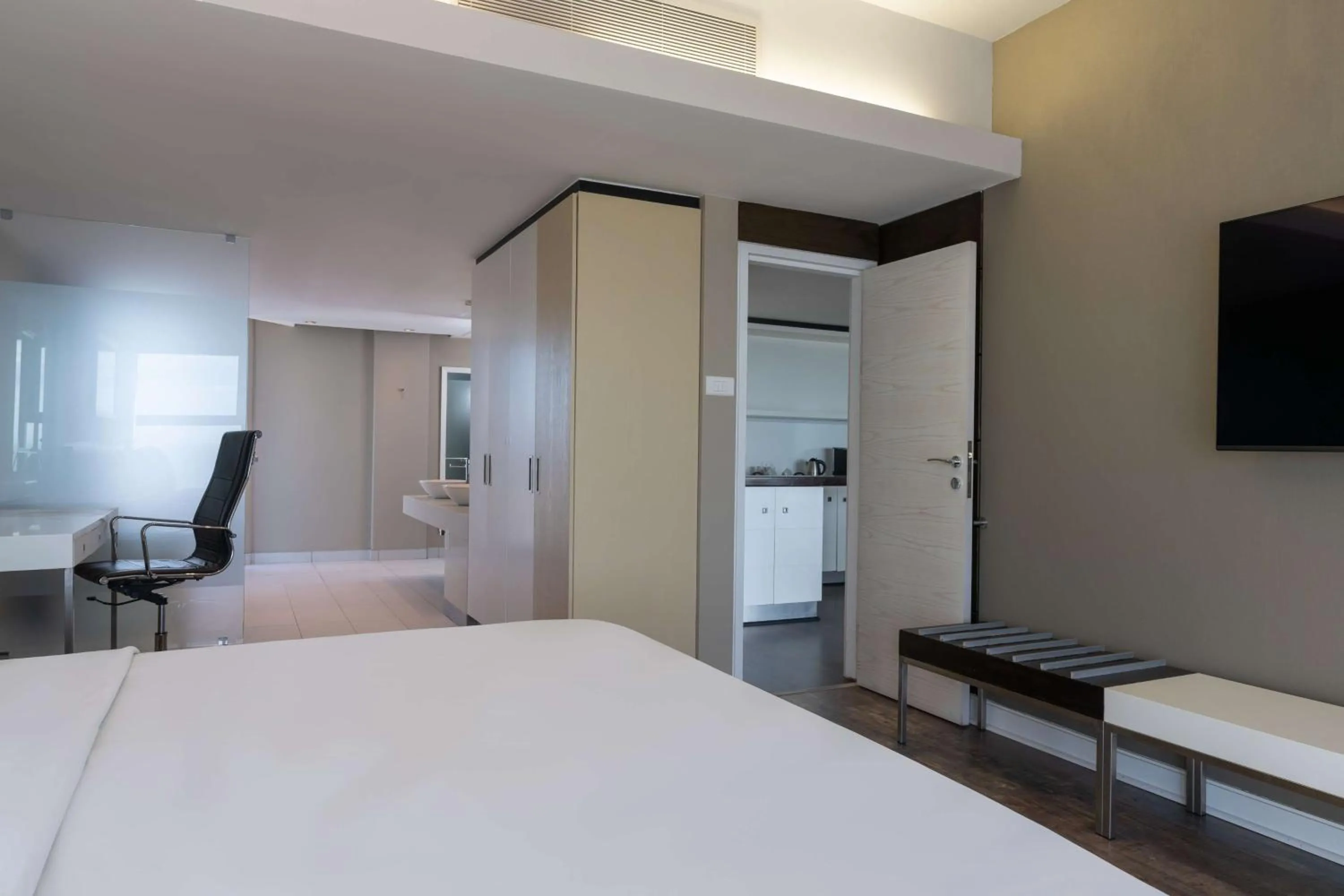 Photo of the whole room, Bed in Radisson Blu Hotel, Port Elizabeth