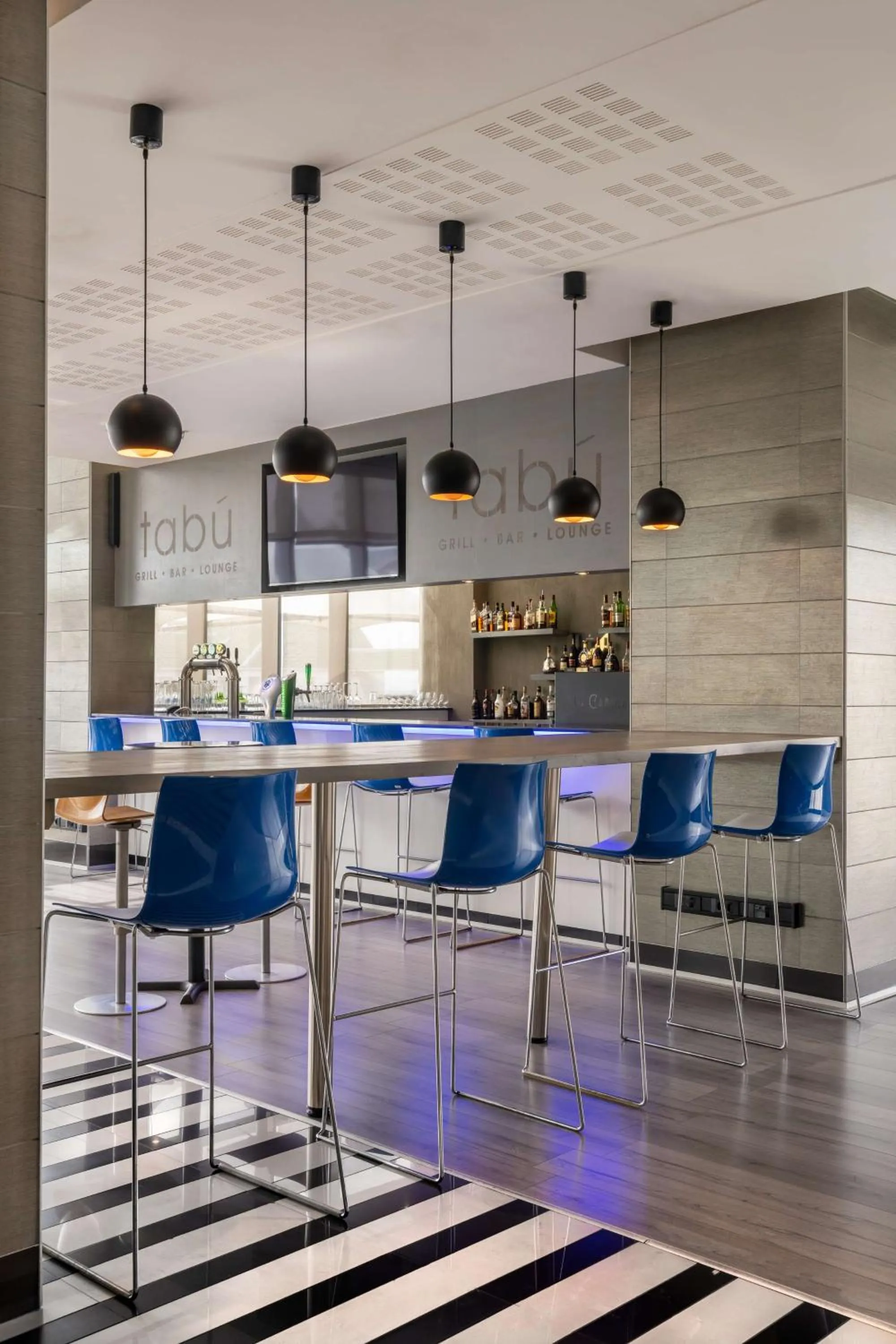 Lounge or bar in Radisson Blu Hotel, Port Elizabeth