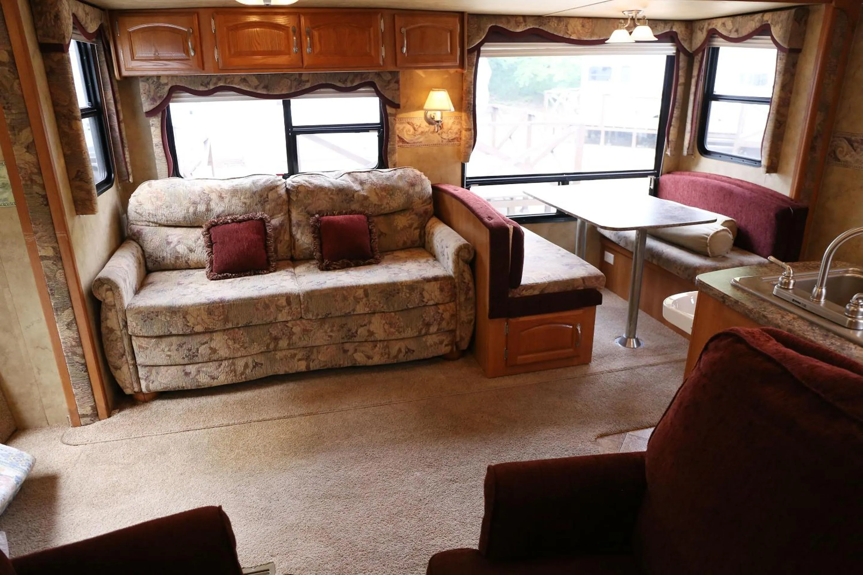 Photo of the whole room, Bed in Sunrise Awaji