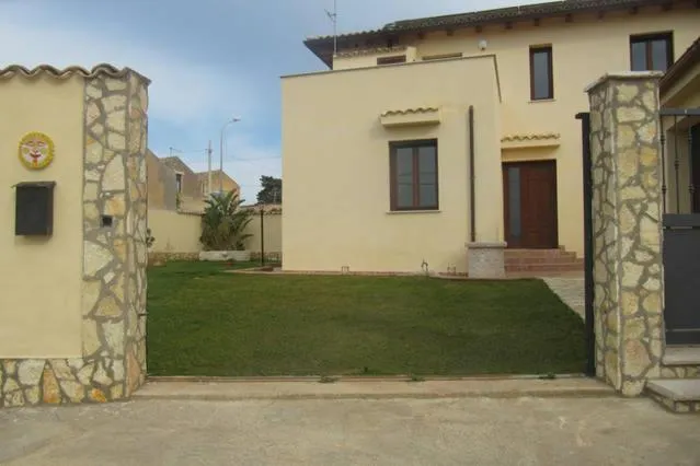 Facade/entrance in B&B Solesun