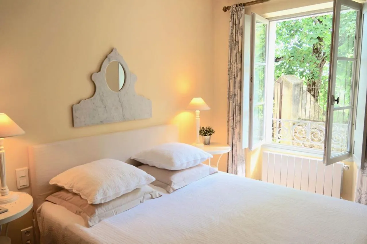 Bedroom in La Rougeanne