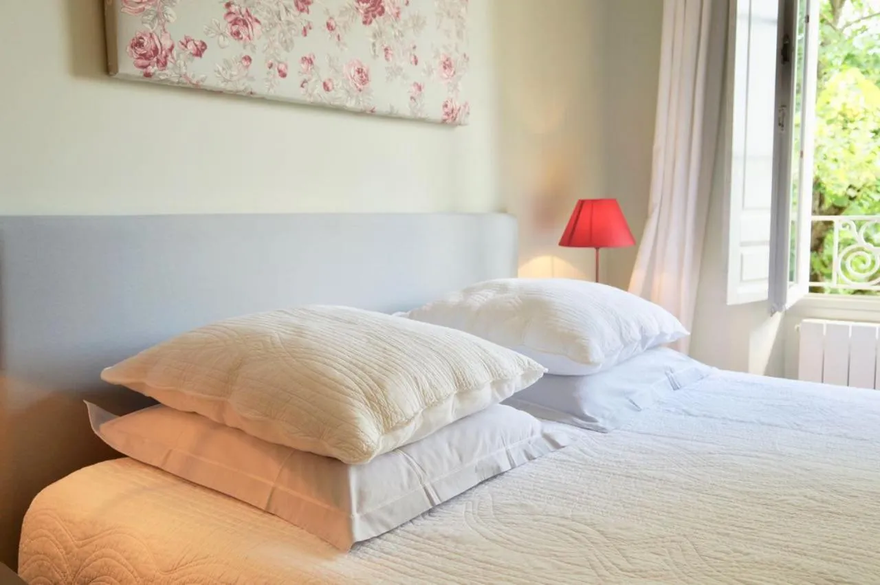 Bedroom in La Rougeanne