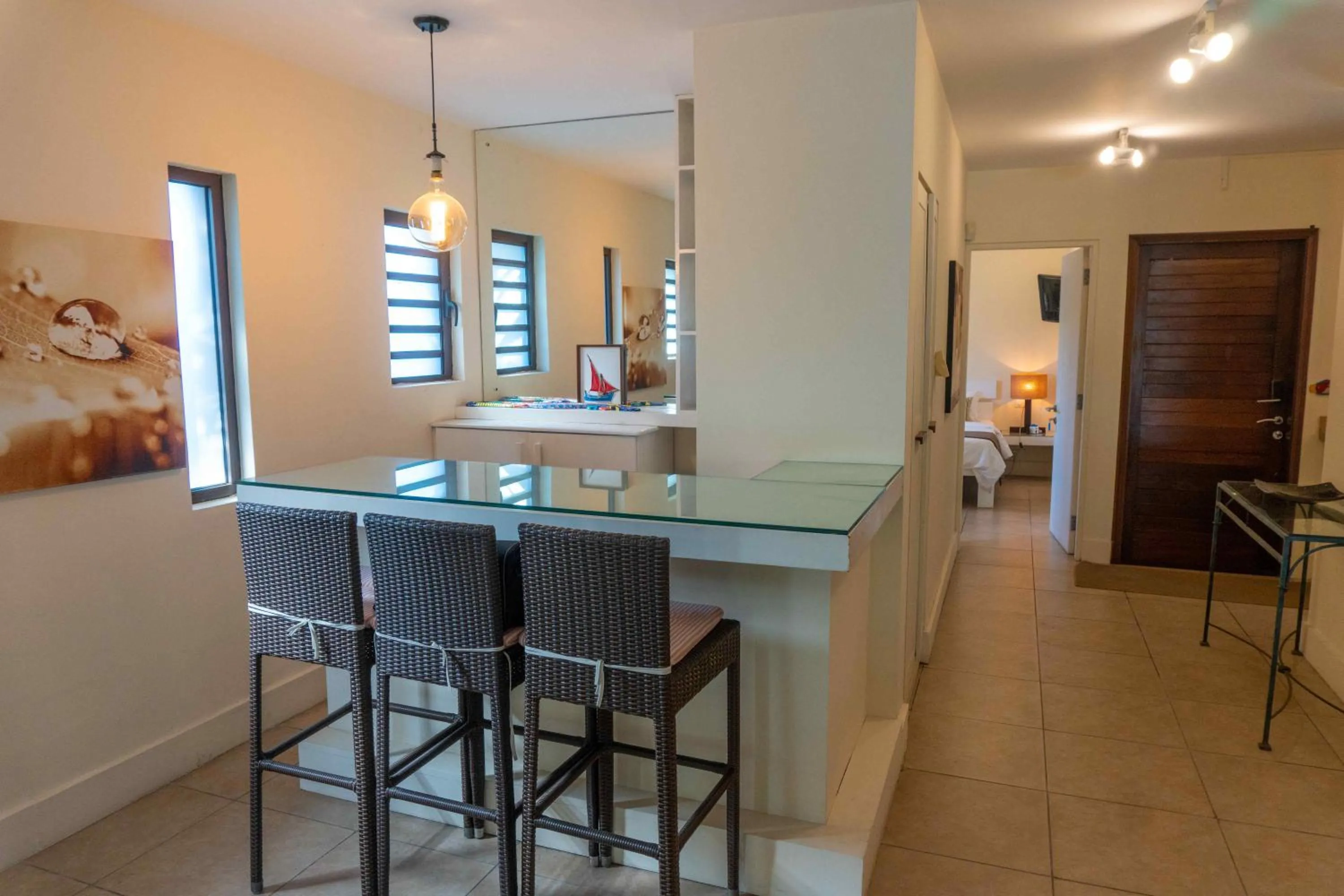 Living room in Bel Azur Beach Residence by LOV Mauritius