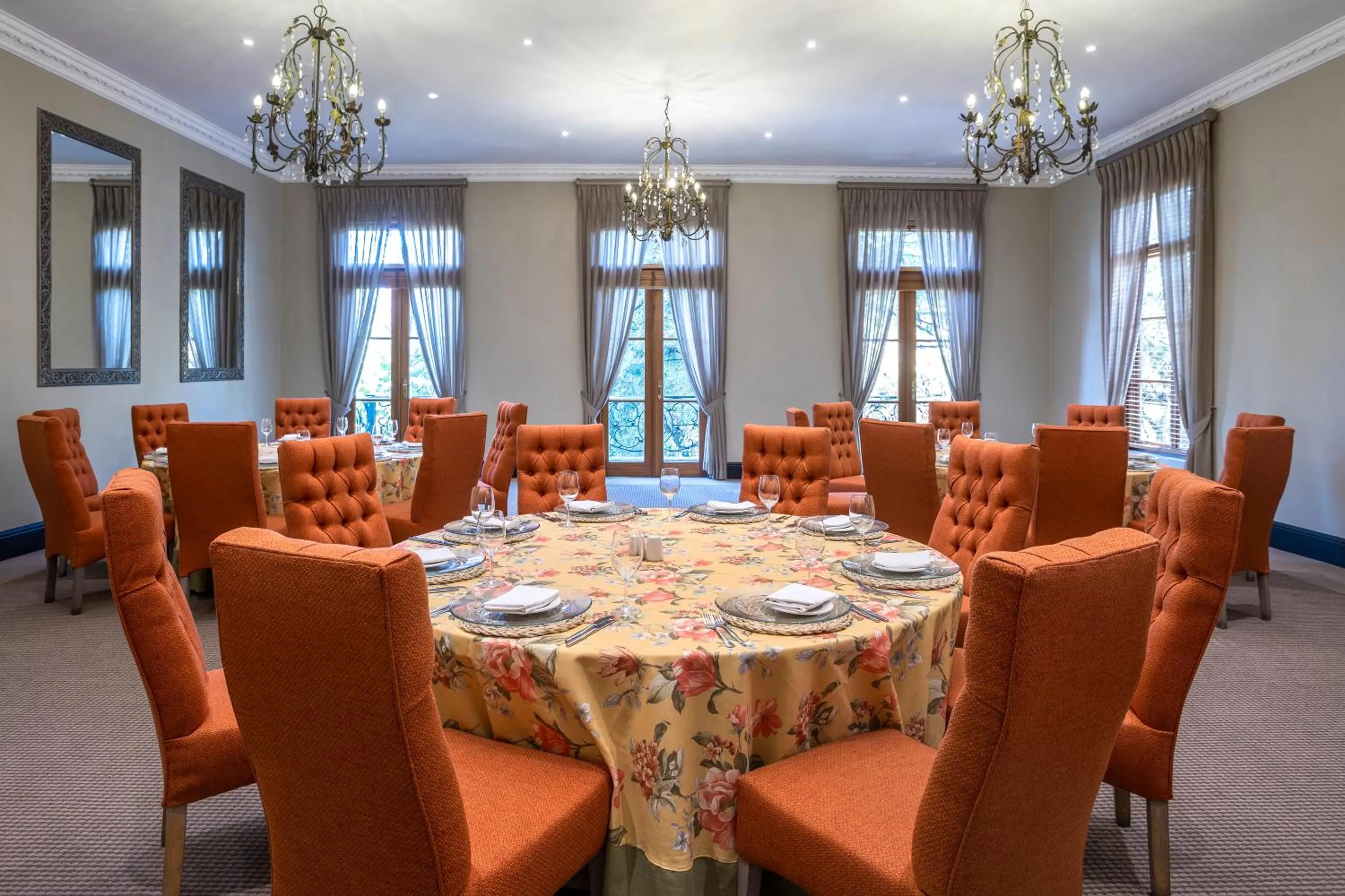 Food and drinks in Fairlawns Boutique Hotel & Spa