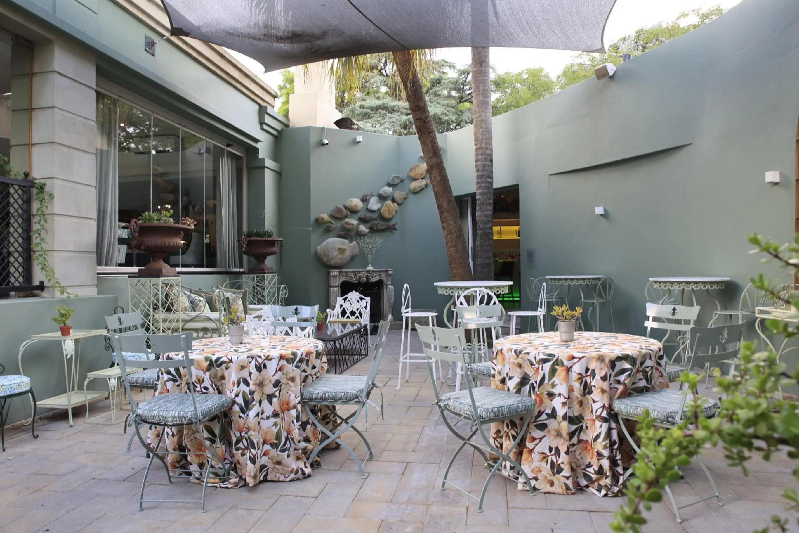 Restaurant/places to eat in Fairlawns Boutique Hotel & Spa