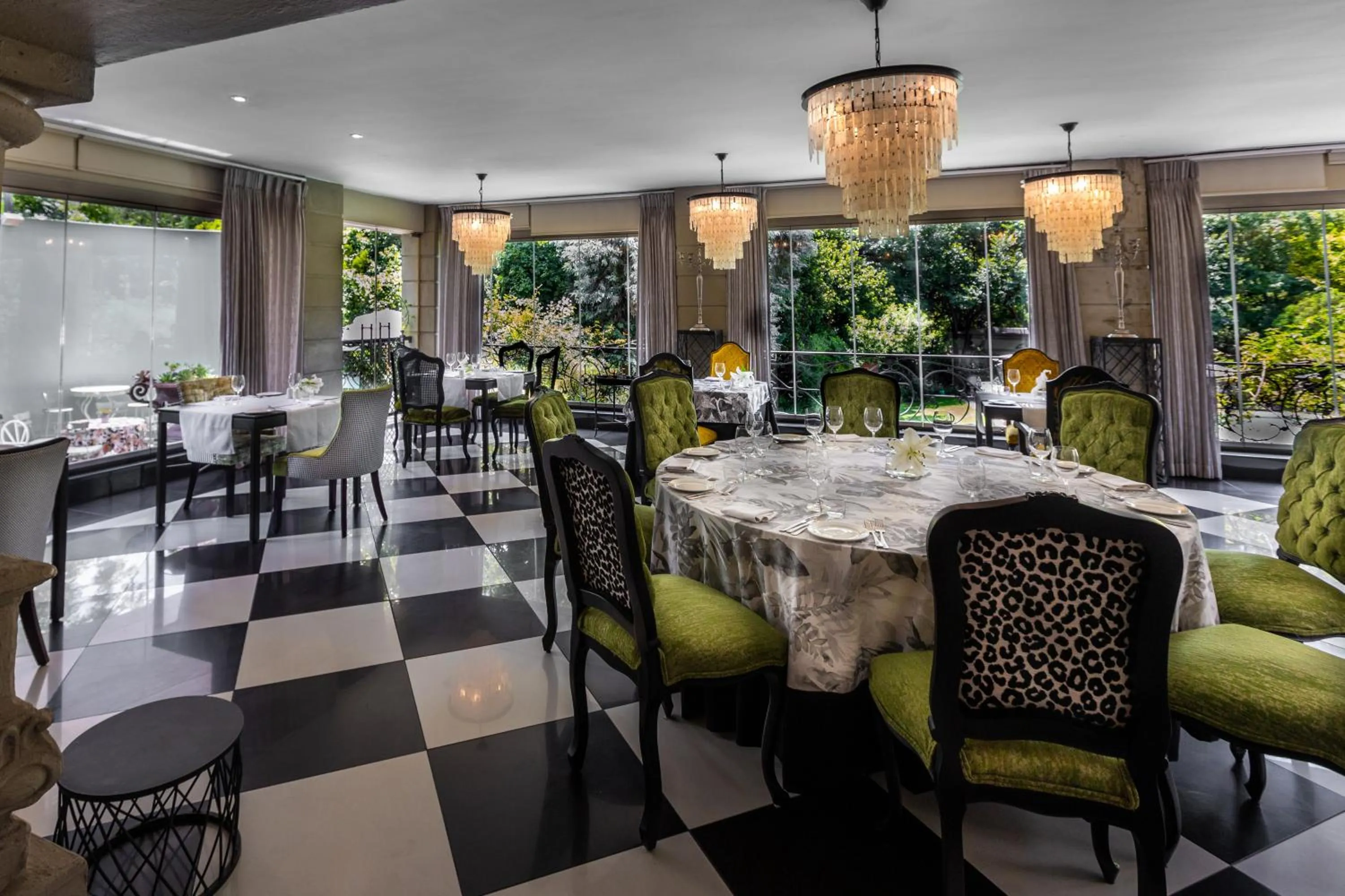 Restaurant/places to eat in Fairlawns Boutique Hotel & Spa
