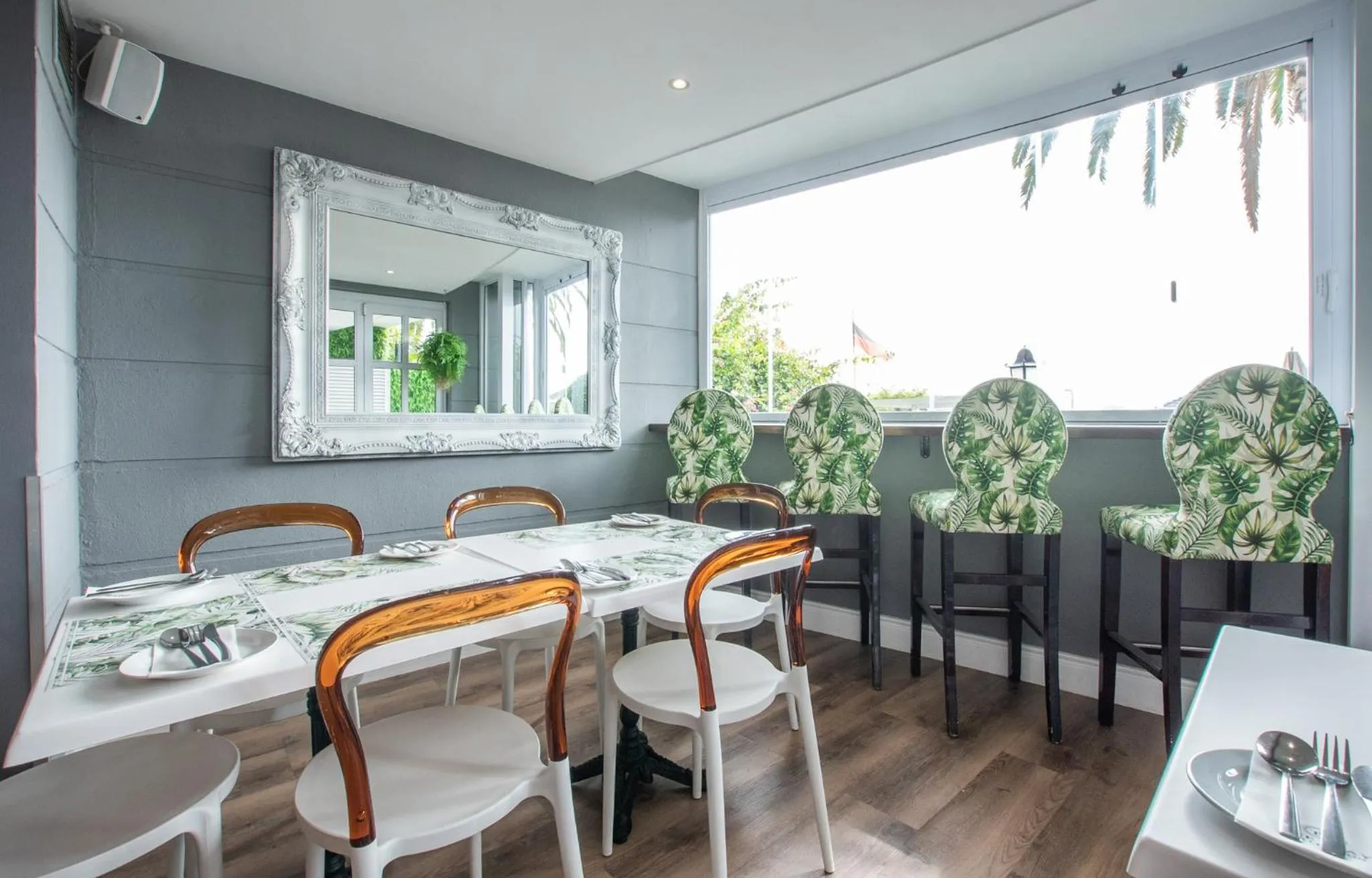 Restaurant/places to eat in Romney Park Luxury Apartments by The Stay Collection