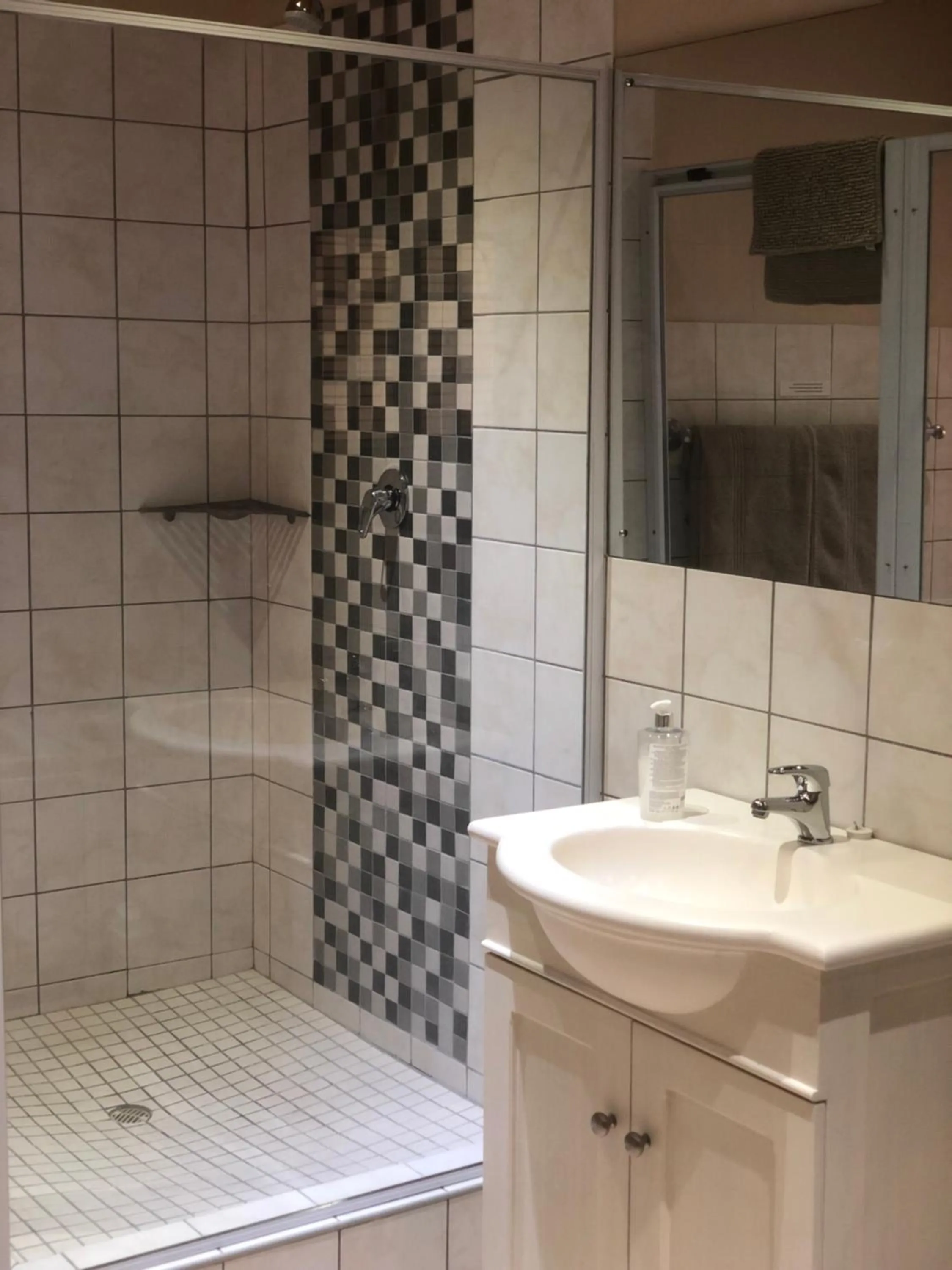 Bathroom in Oak Tree Lodge