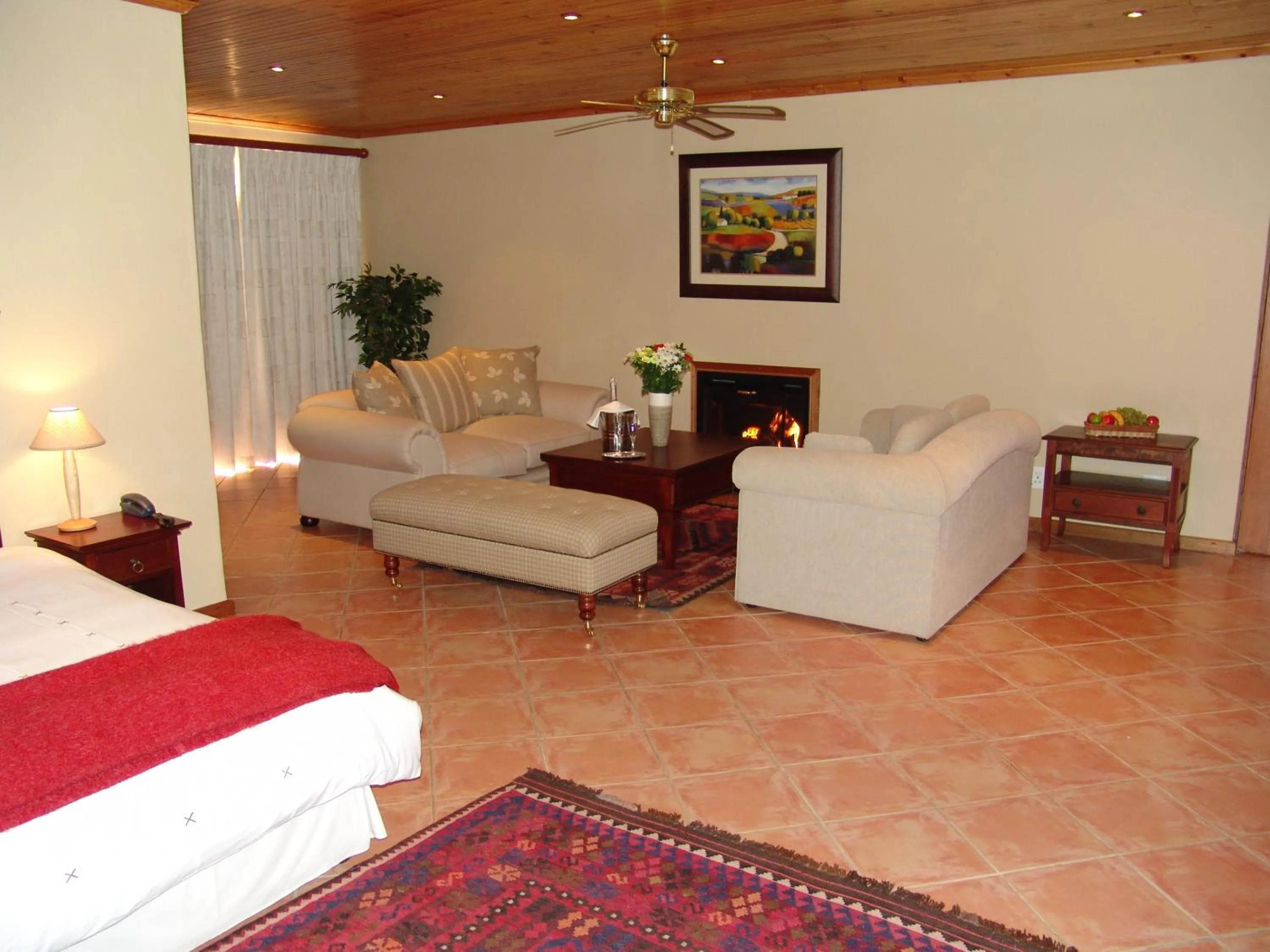 Kitchen or kitchenette, Bed in Oak Tree Lodge