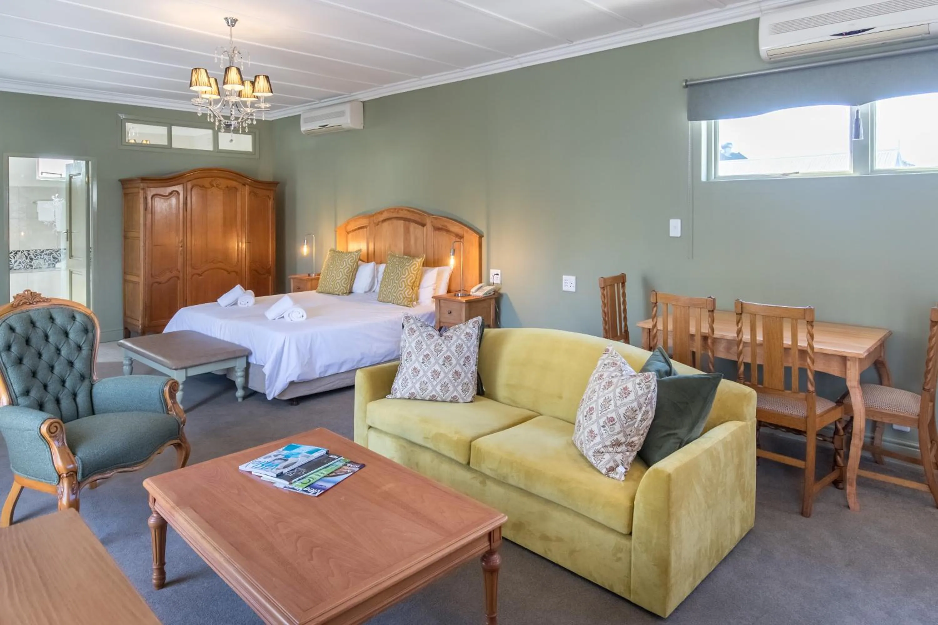 Bedroom, Bed in Montagu Country Hotel