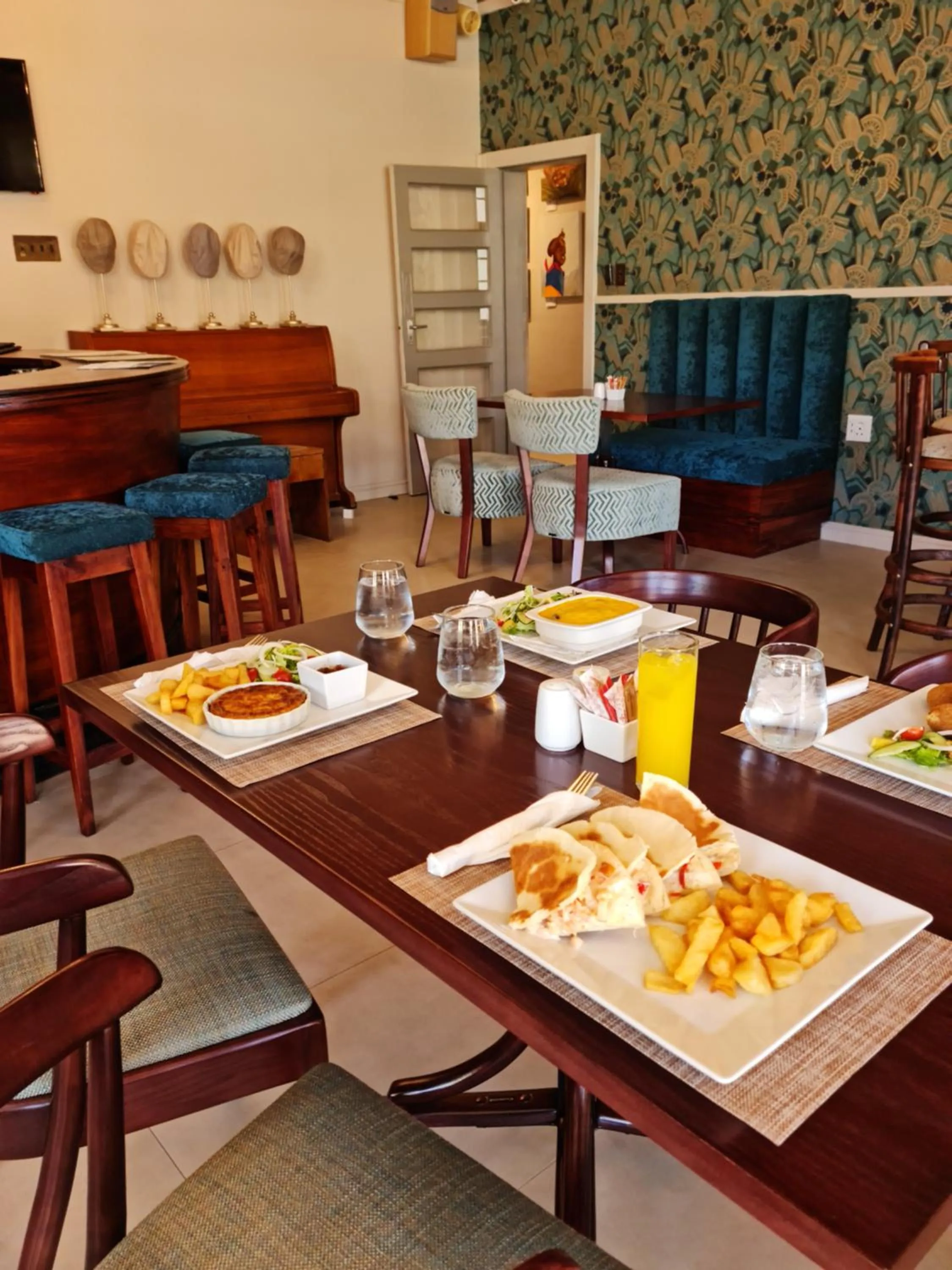 Restaurant/places to eat in Montagu Country Hotel