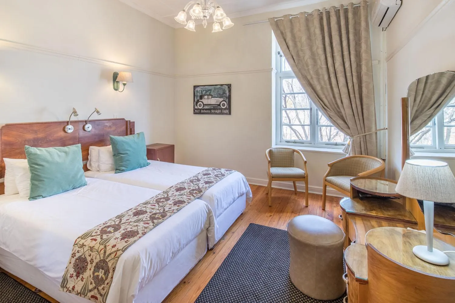 Bed in Montagu Country Hotel