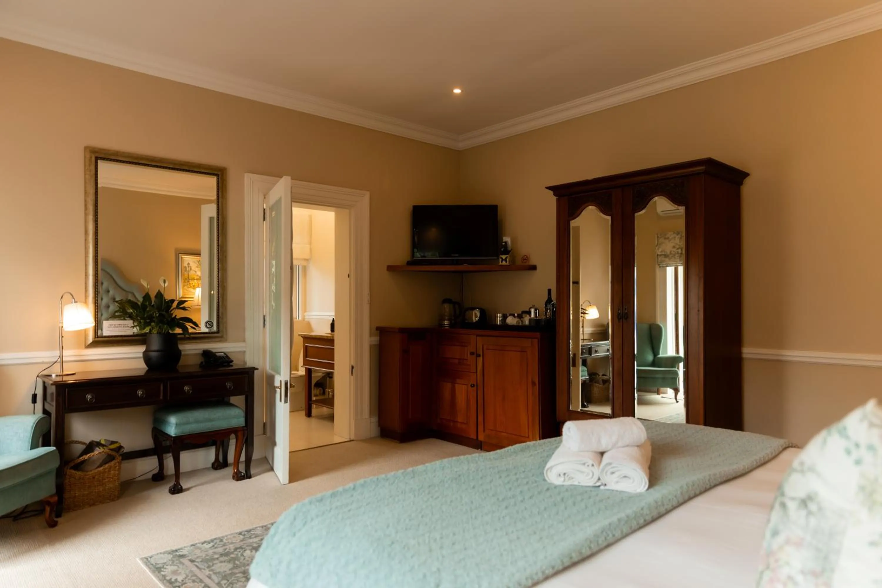 Bedroom, Bed in Lemon Tree Lane