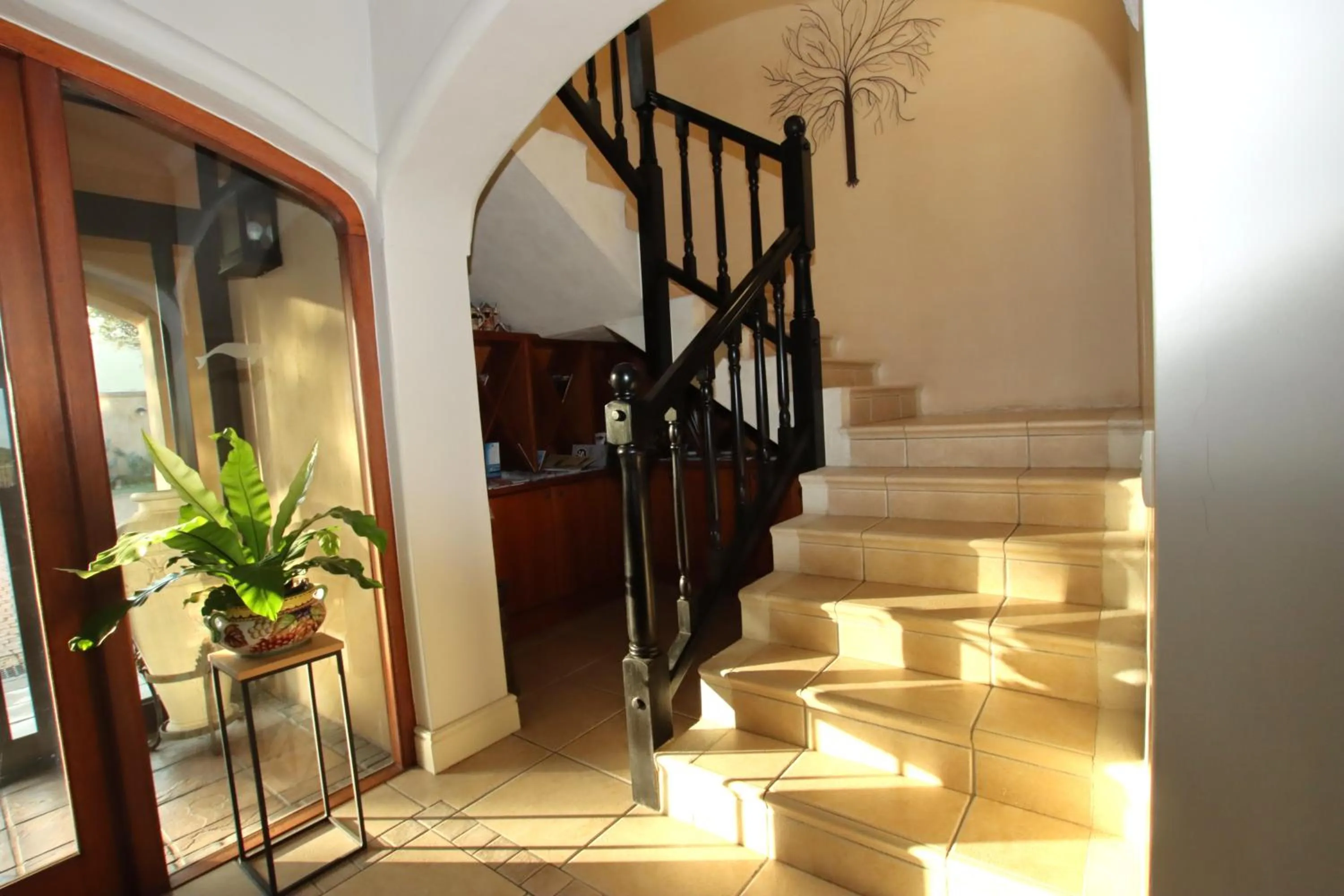 Lobby or reception in On The Cliff Guest House