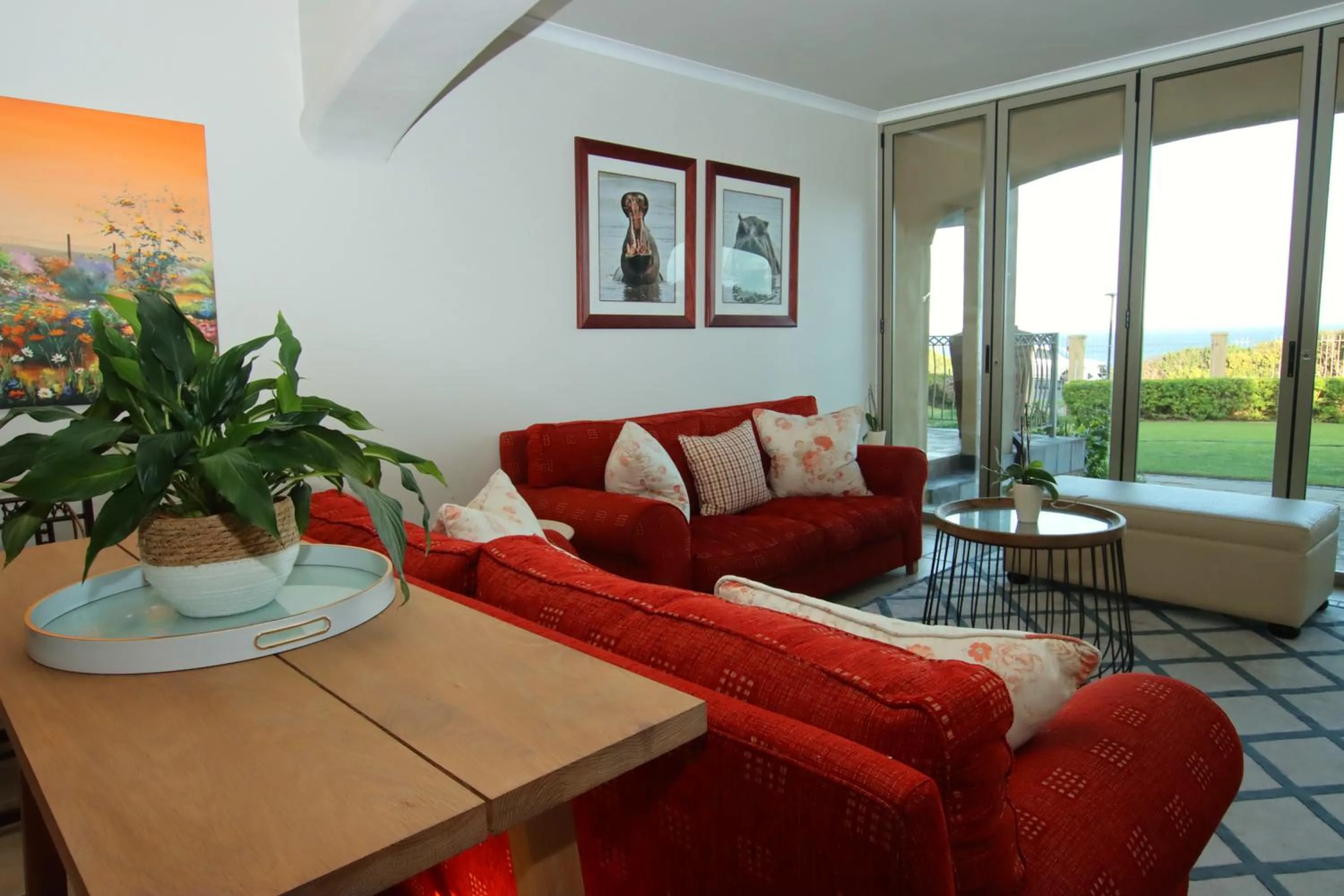 Lounge or bar in On The Cliff Guest House