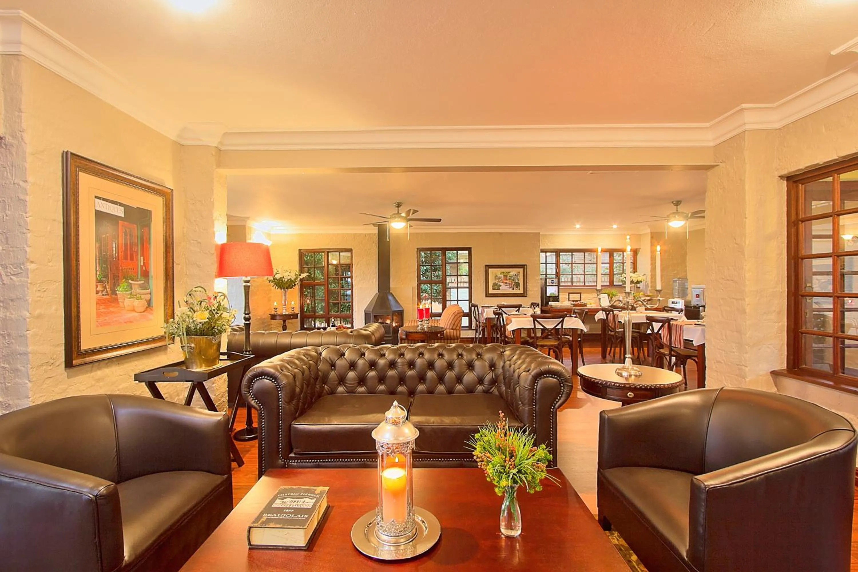 Communal lounge/ TV room in Leopardsong Manor