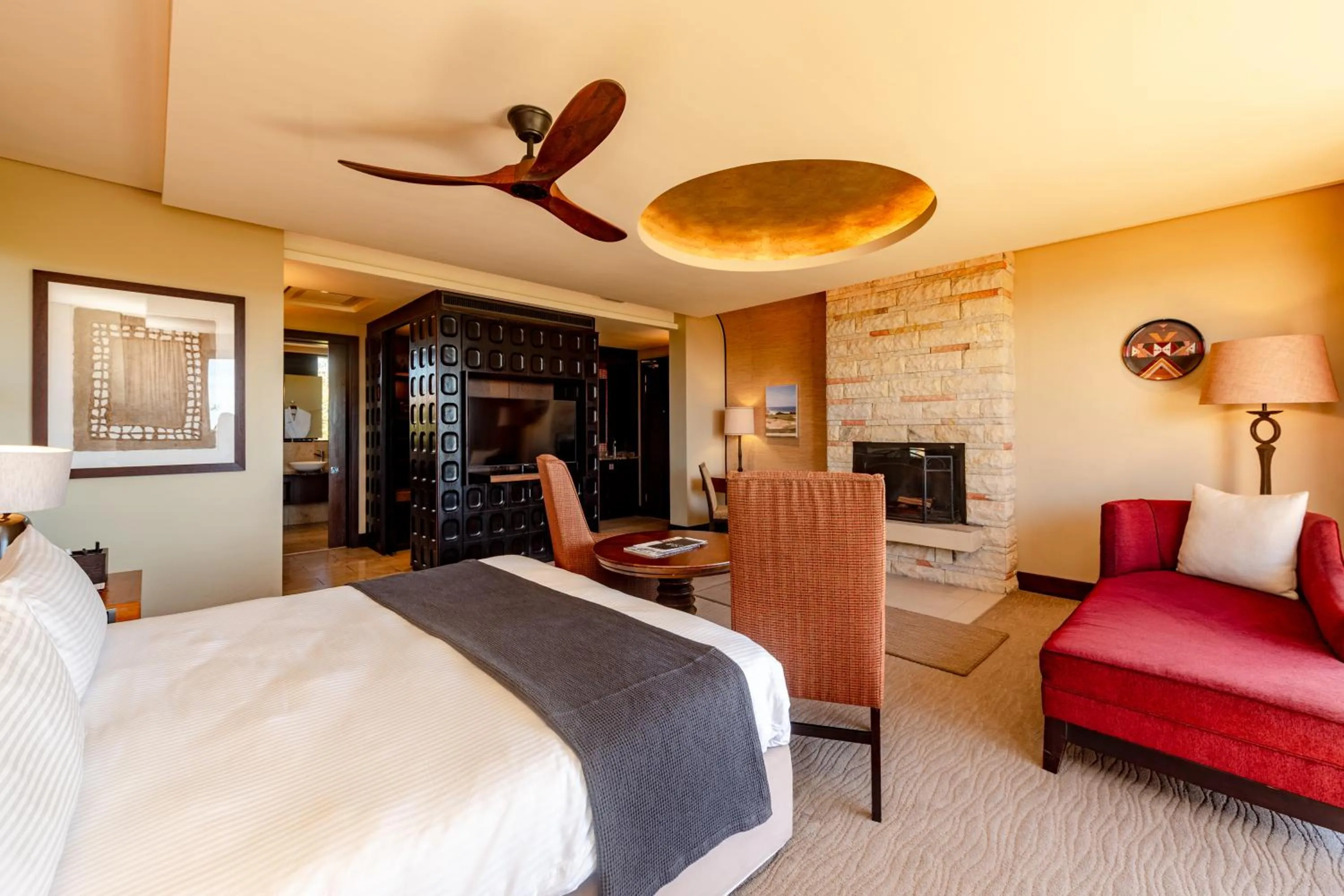 Photo of the whole room, Bed in Pezula Nature Retreat