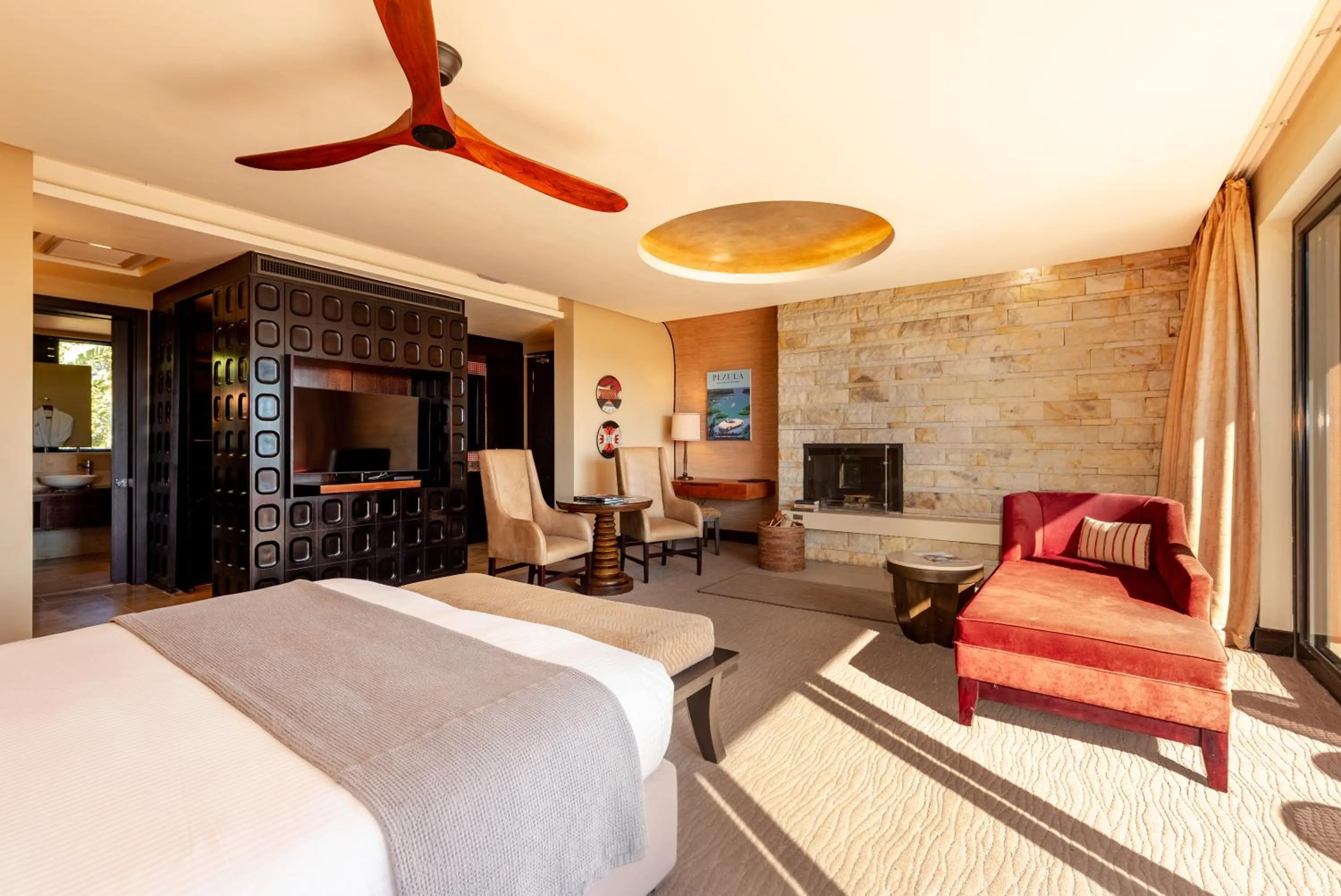 TV and multimedia, Bed in Pezula Nature Retreat