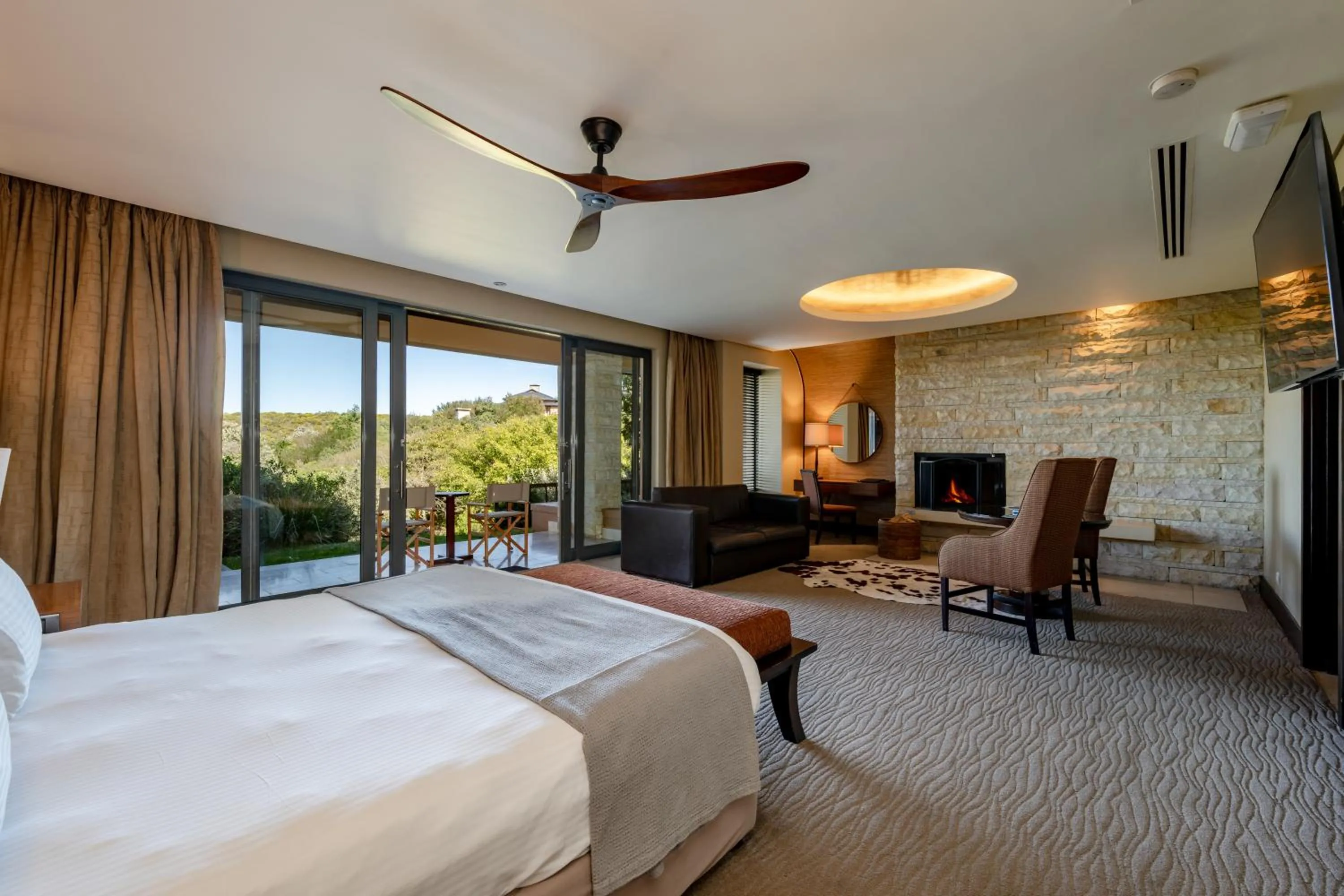 Bedroom, Bed in Pezula Nature Retreat