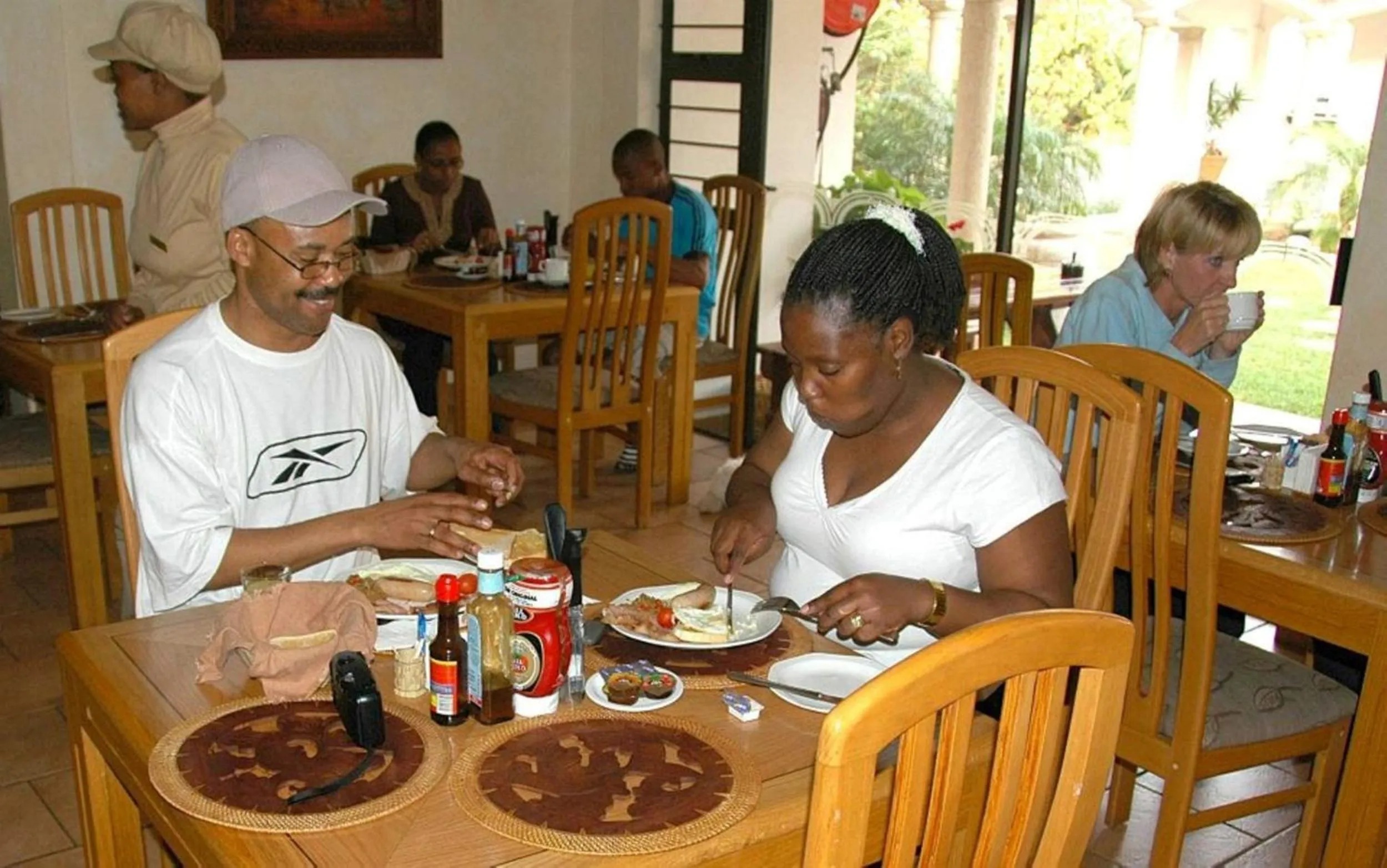 Breakfast in Centre Court B&B