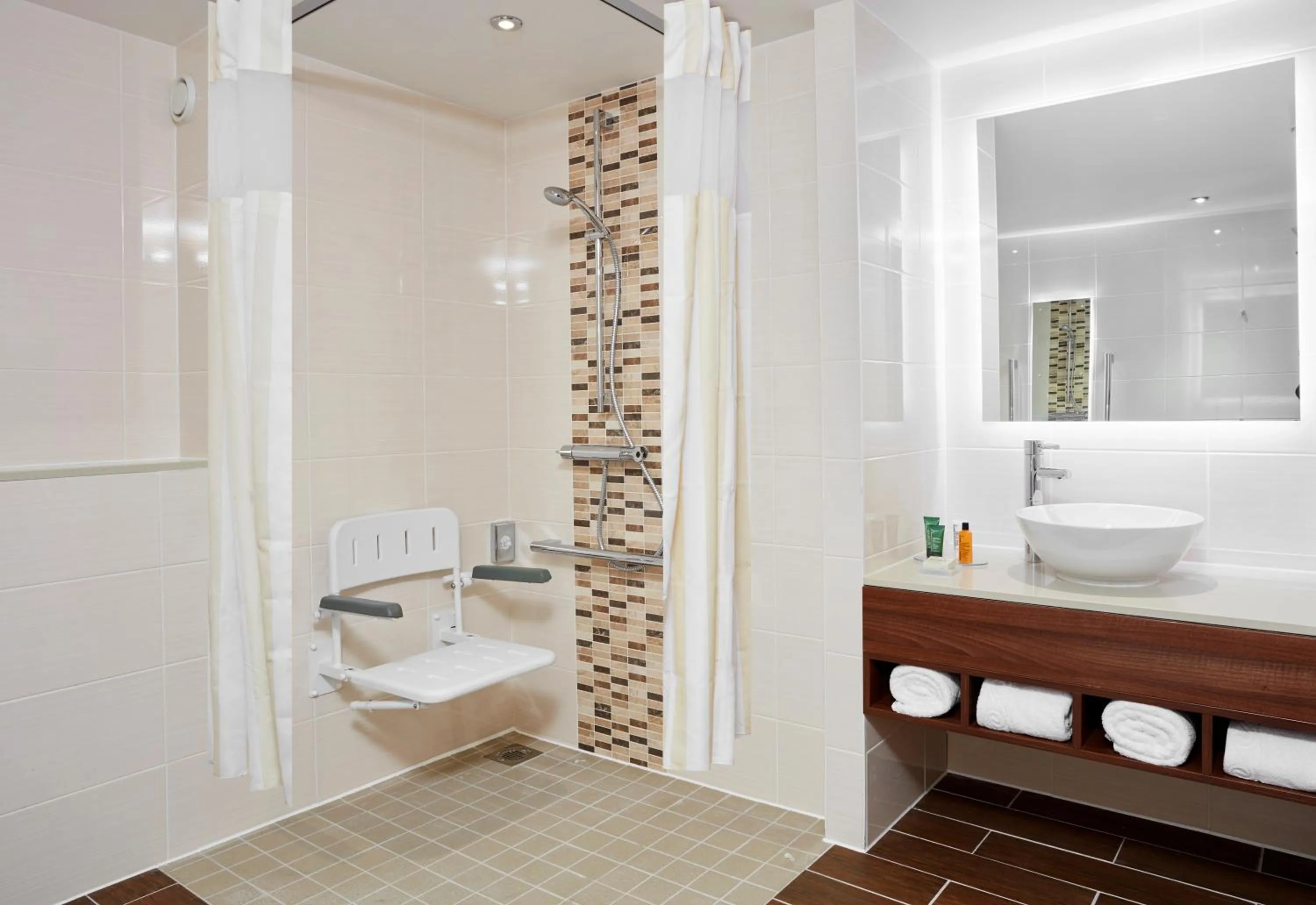 Shower in Hilton Garden Inn Sunderland