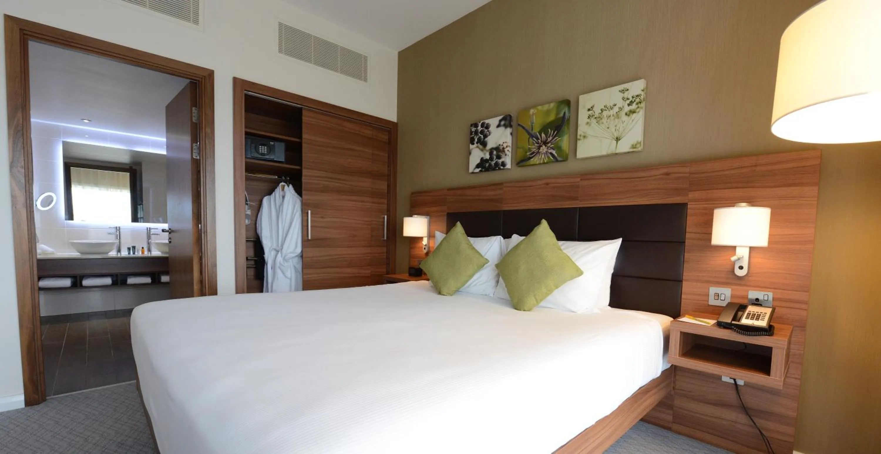 Bedroom, Bed in Hilton Garden Inn Sunderland