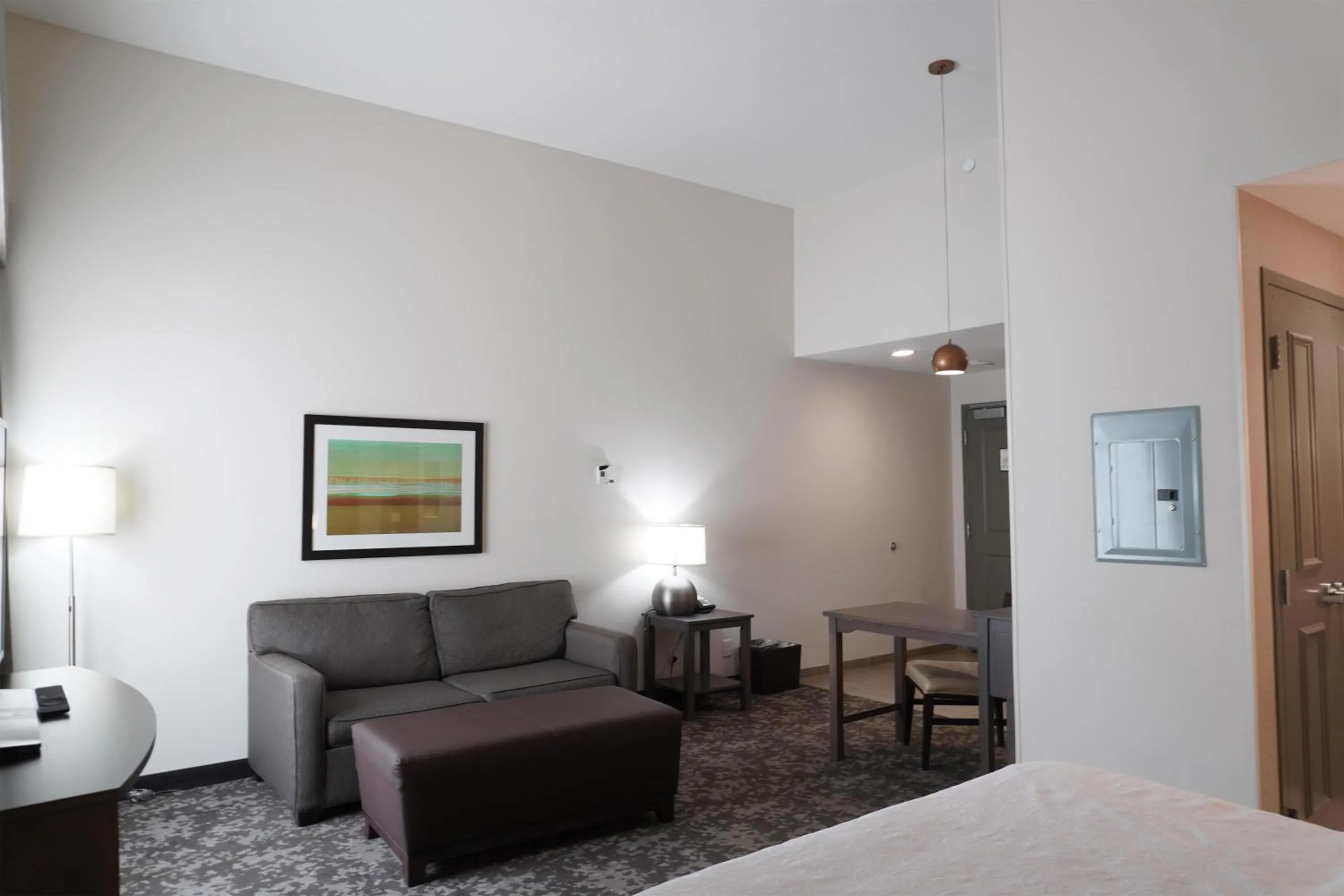 Living room, Bed in Homewood Suites by Hilton Christiansburg