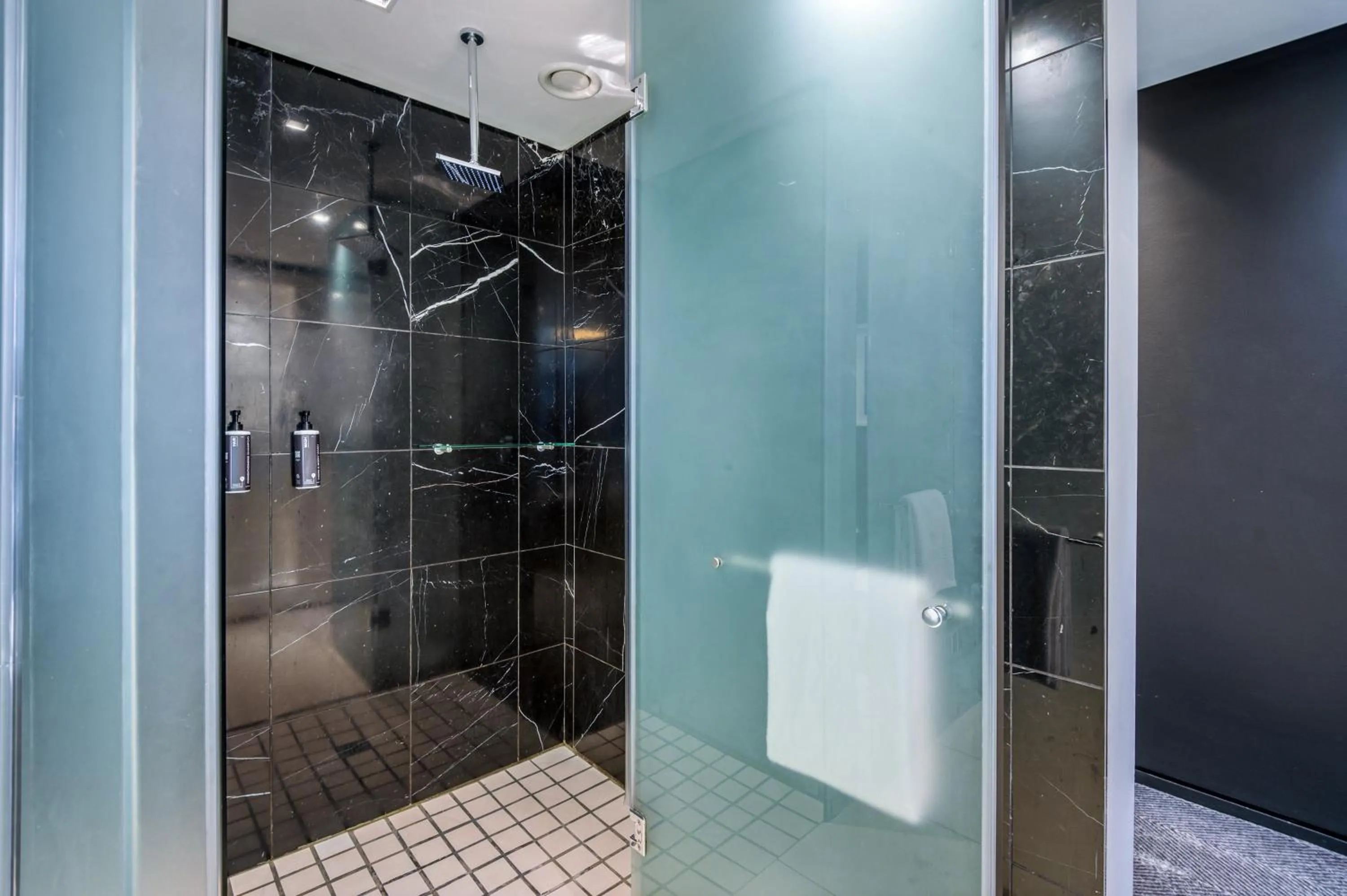 Shower in The Capital 15 on Orange Hotel & Spa