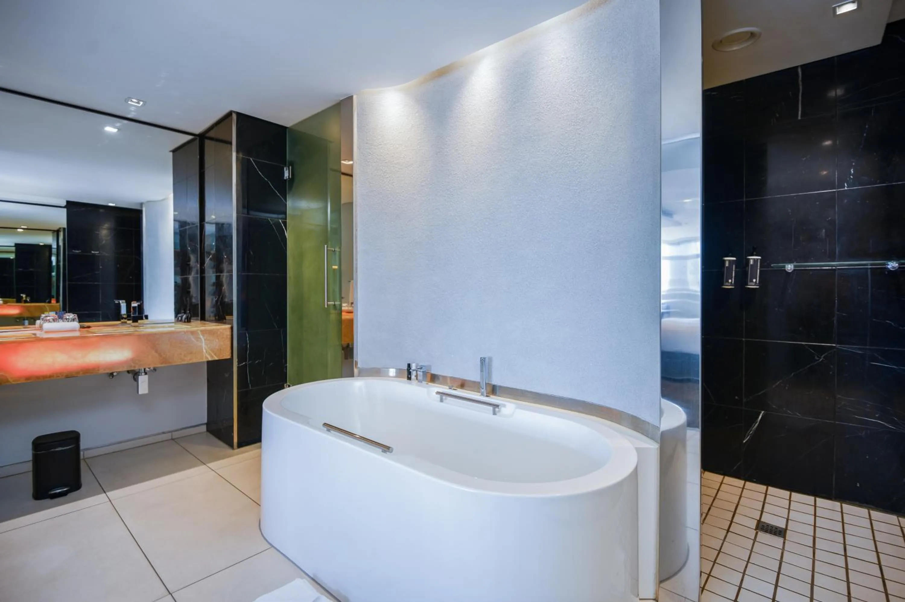 Bath in The Capital 15 on Orange Hotel & Spa