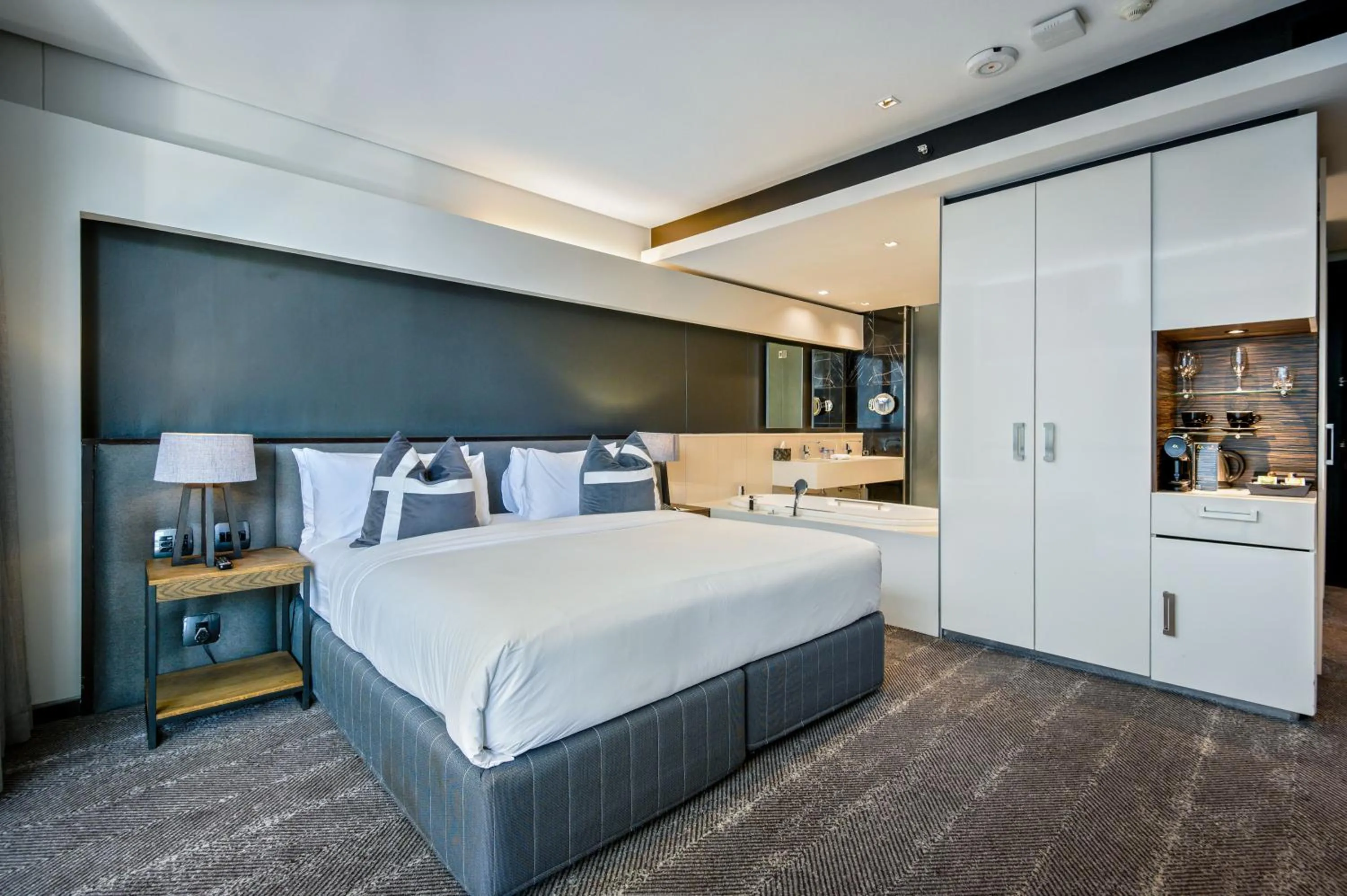 Coffee/tea facilities, Bed in The Capital 15 on Orange Hotel & Spa