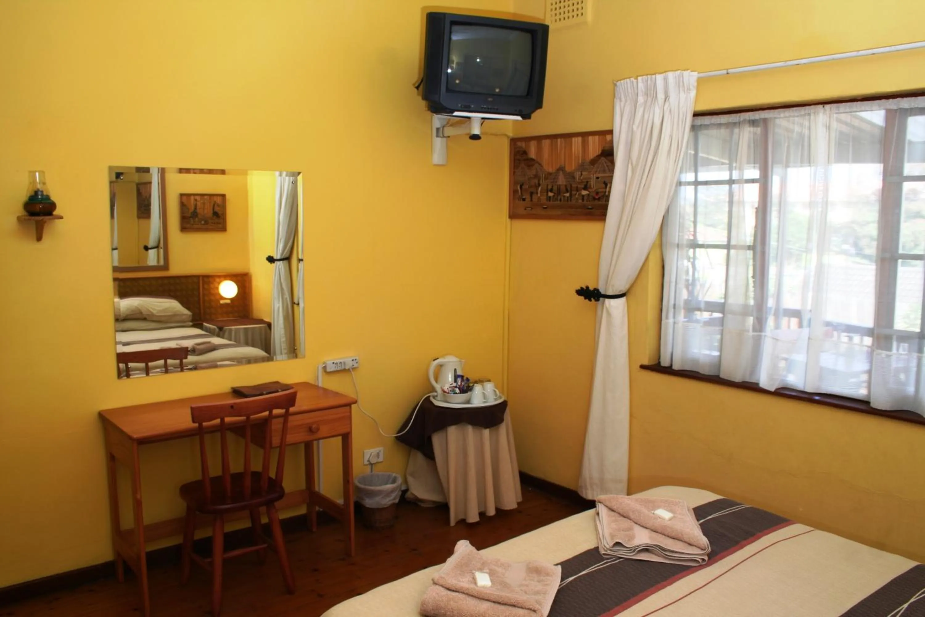 TV and multimedia in Flintstones Guest House Durban