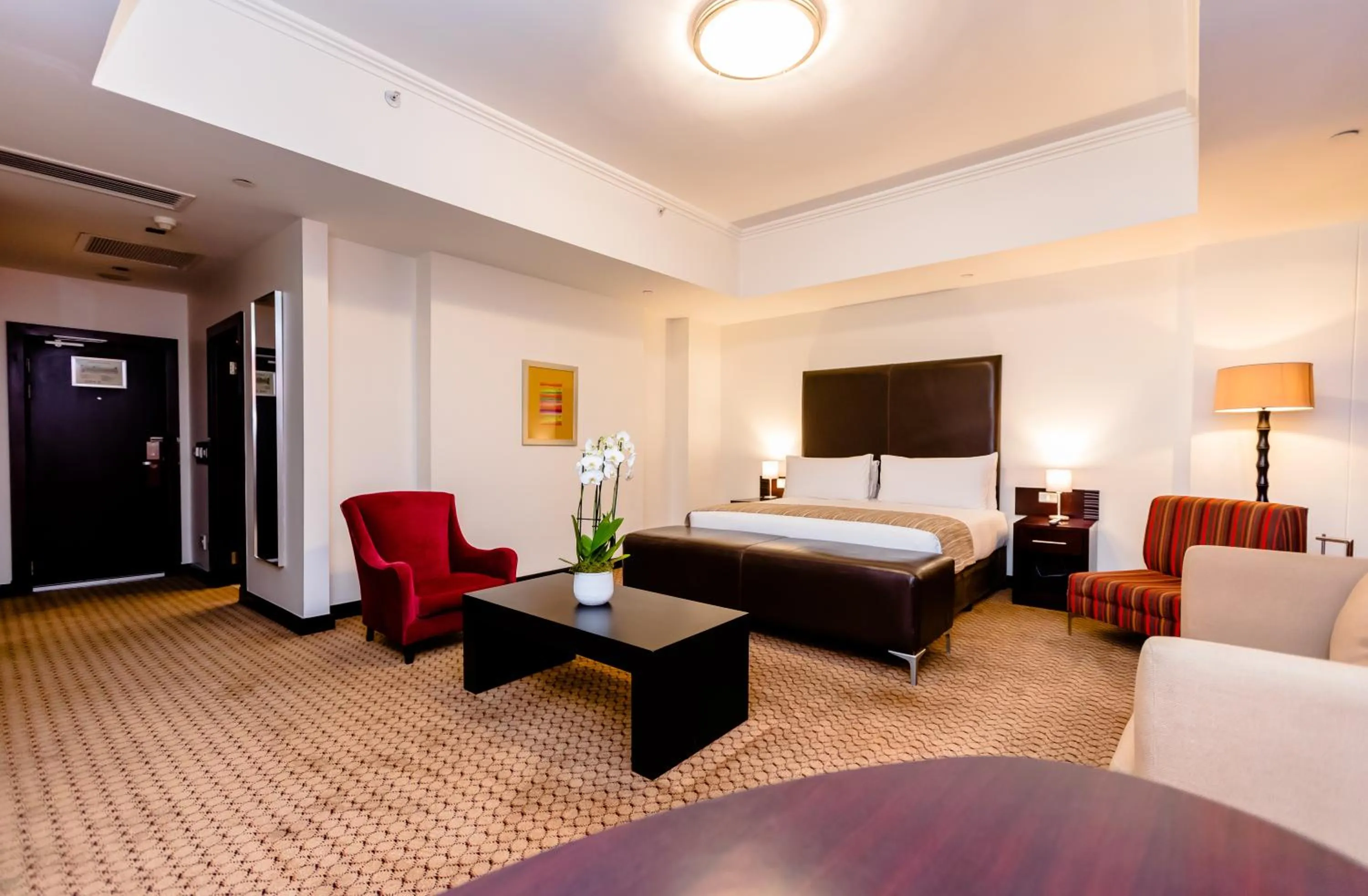 Bed in Holiday Inn Sandton, an IHG Hotel