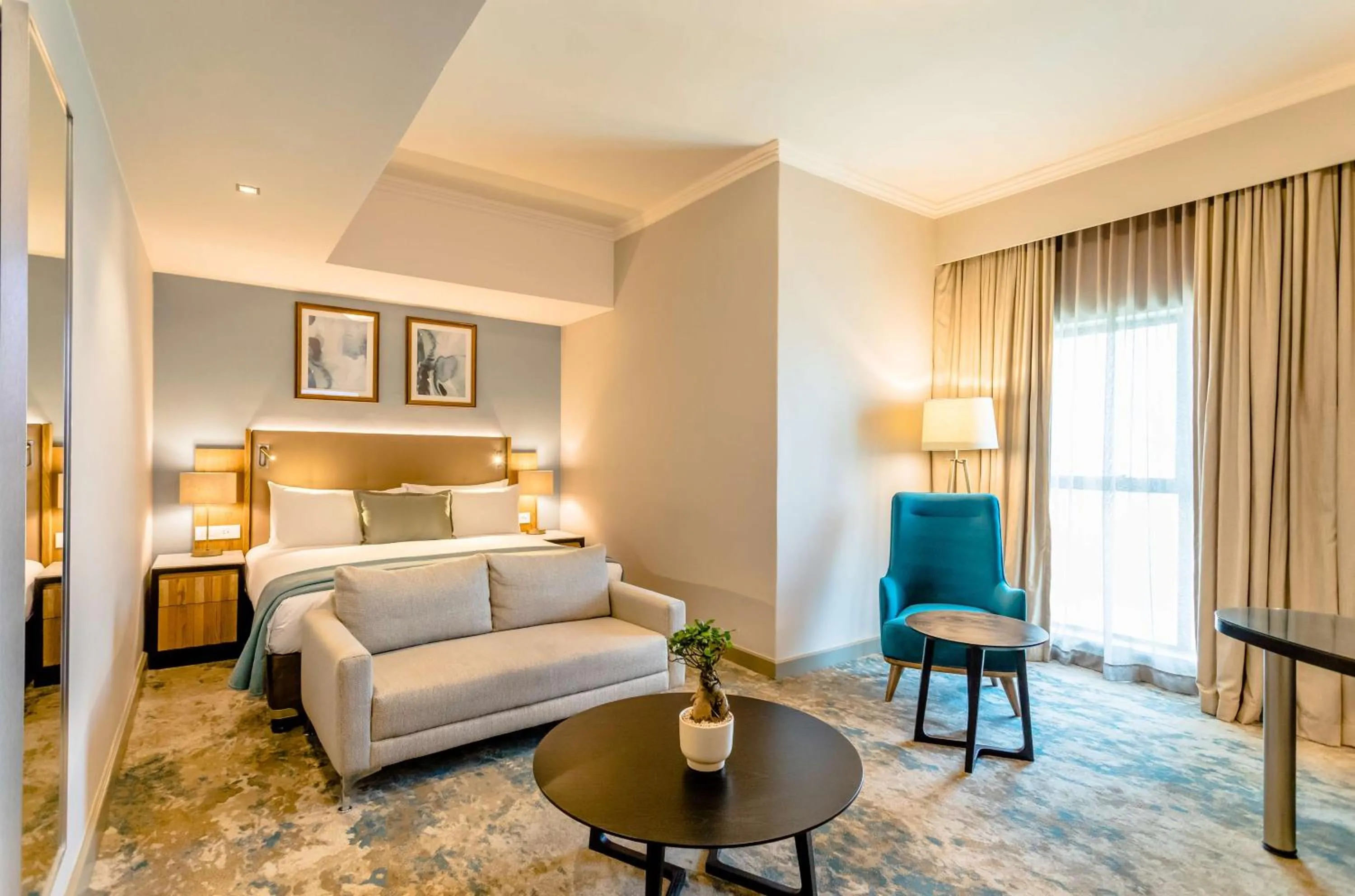 Photo of the whole room, Bed in Southern Sun Sandton