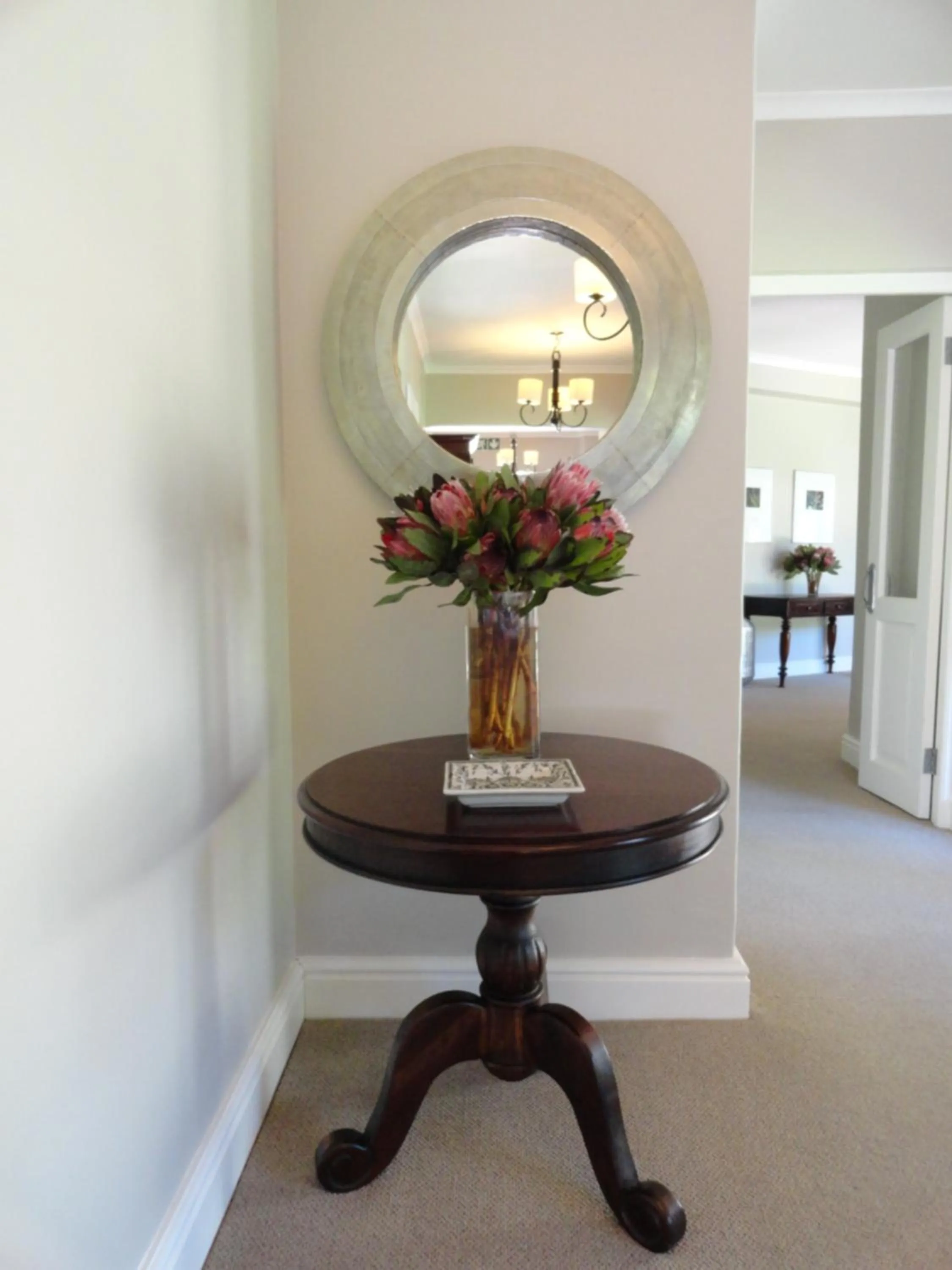 Decorative detail in Sugarbird Manor