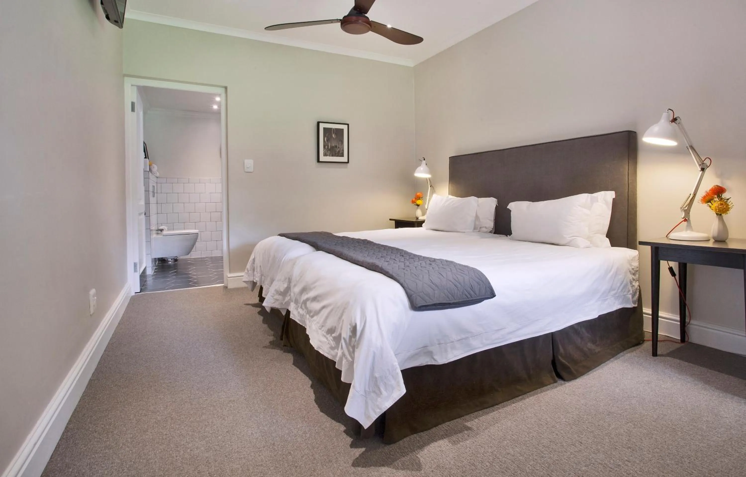 Bedroom, Bed in Sugarbird Manor