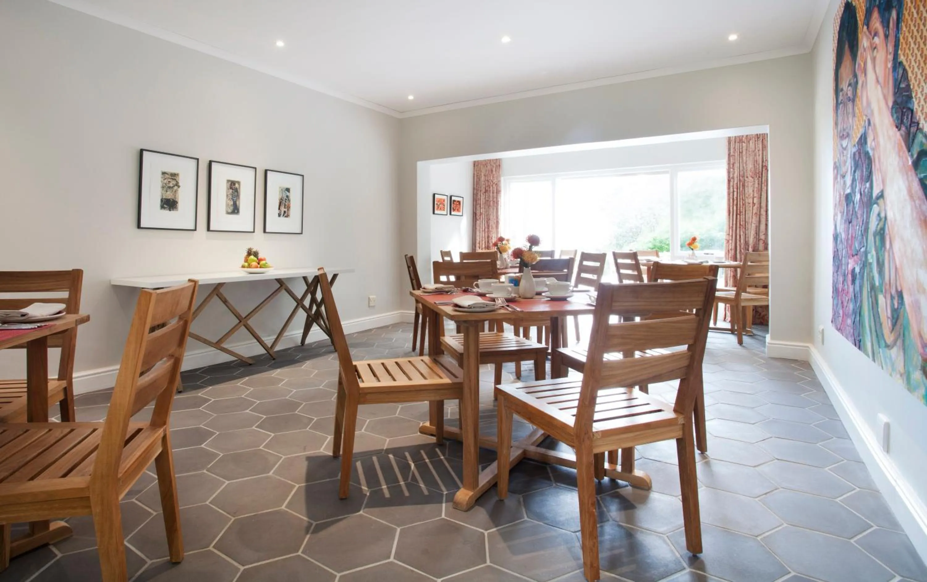 Restaurant/places to eat in Sugarbird Manor