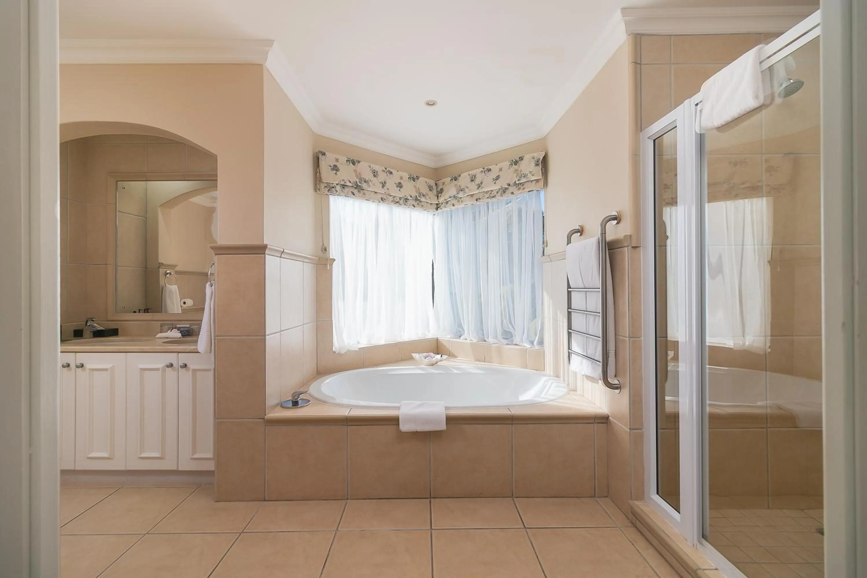 Shower, Bed in St. James of Knysna