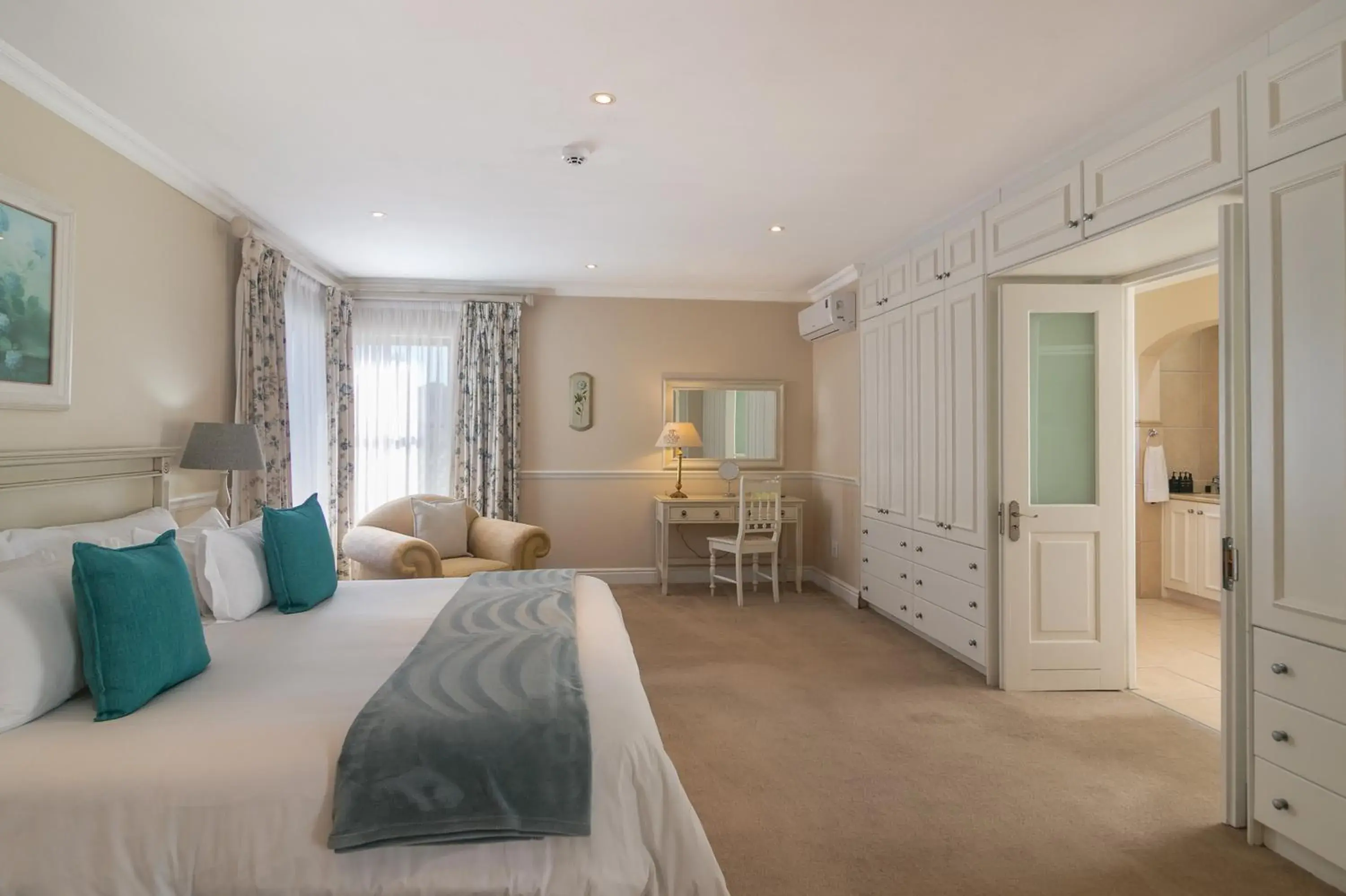 Superior Suite - Garden Facing - 15 in St. James of Knysna Superior Suite - Garden Facing - 15 in St. James of Knysna